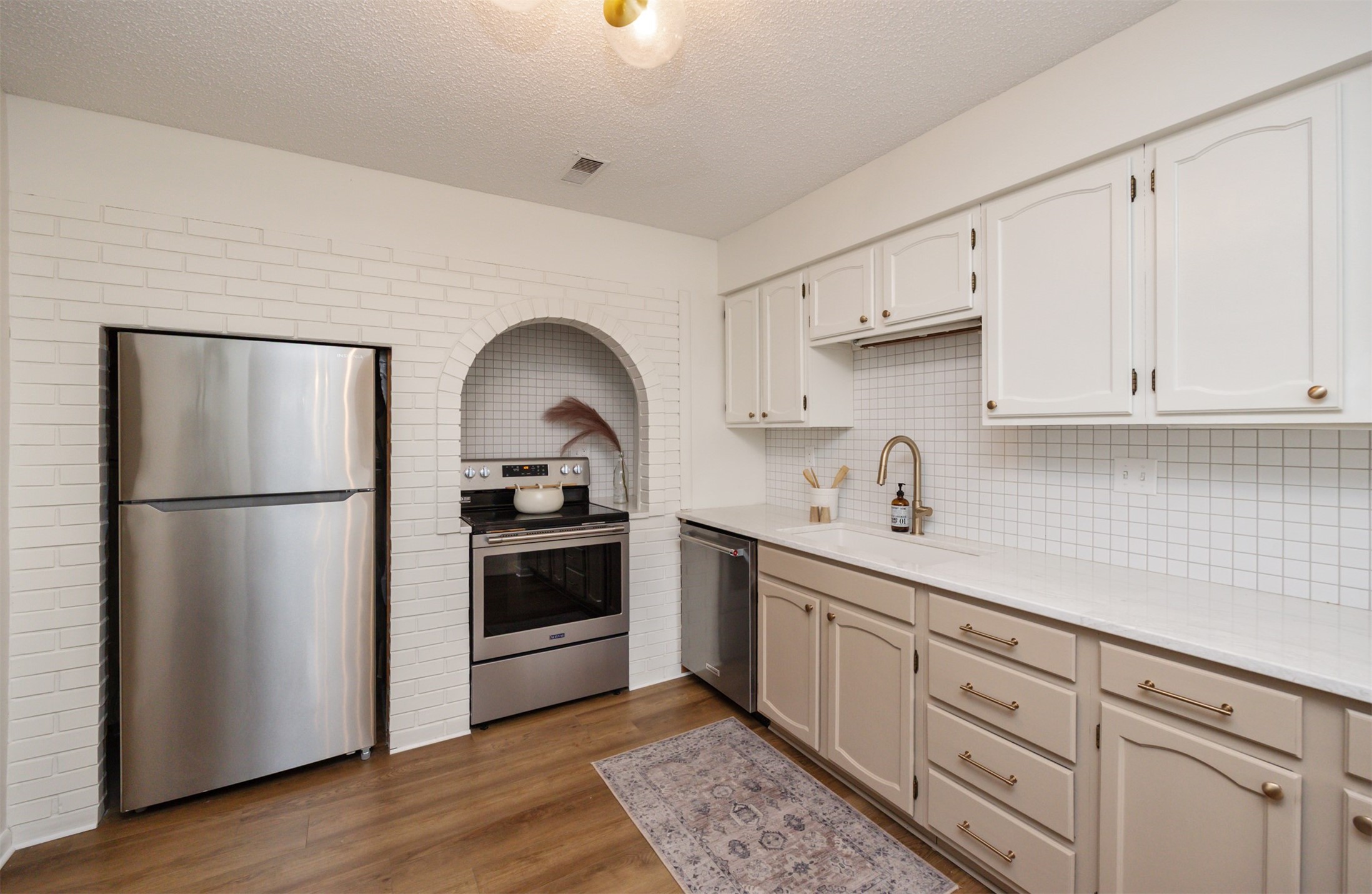 4323 Grand Avenue 321