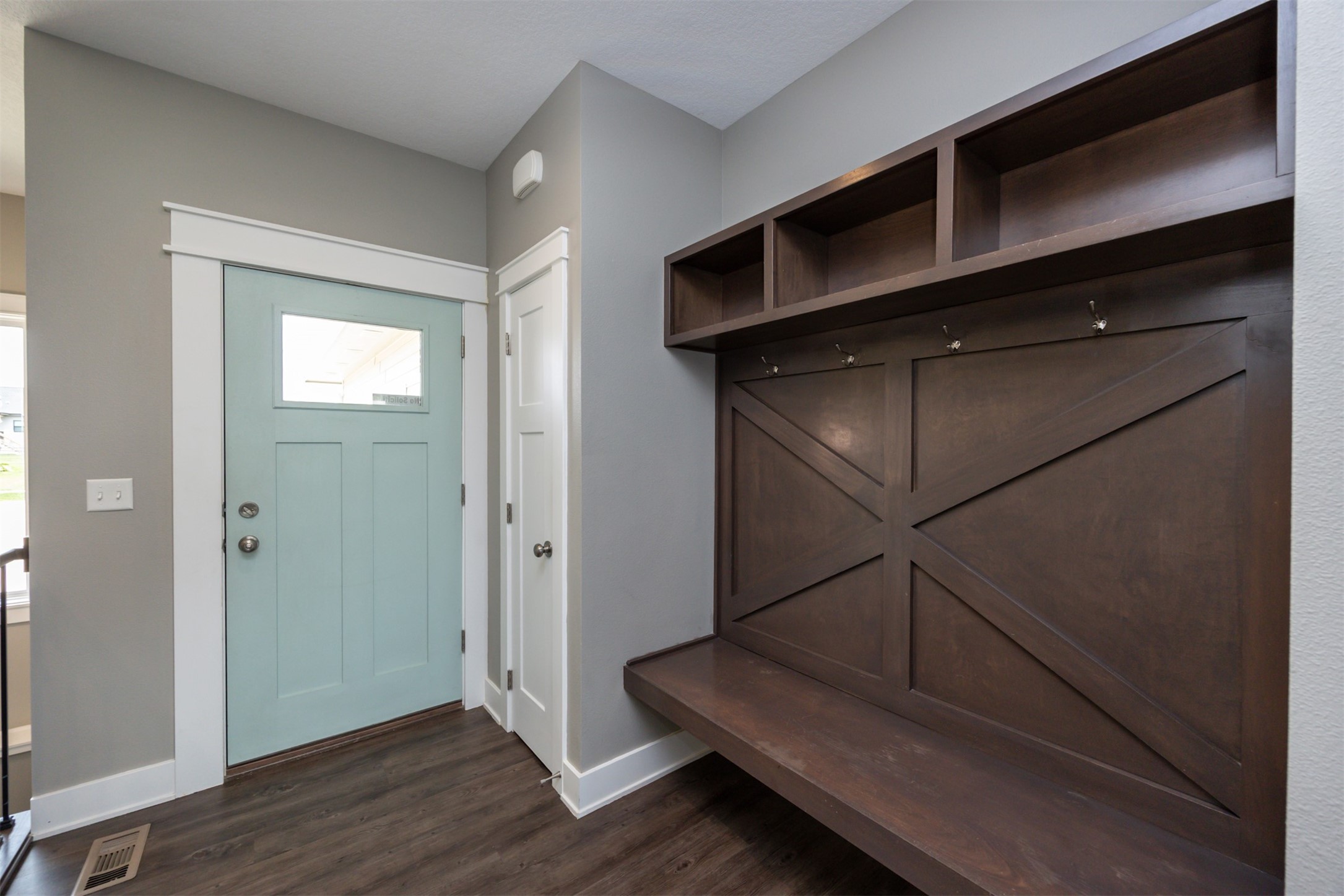 1412 NE Aspen Court