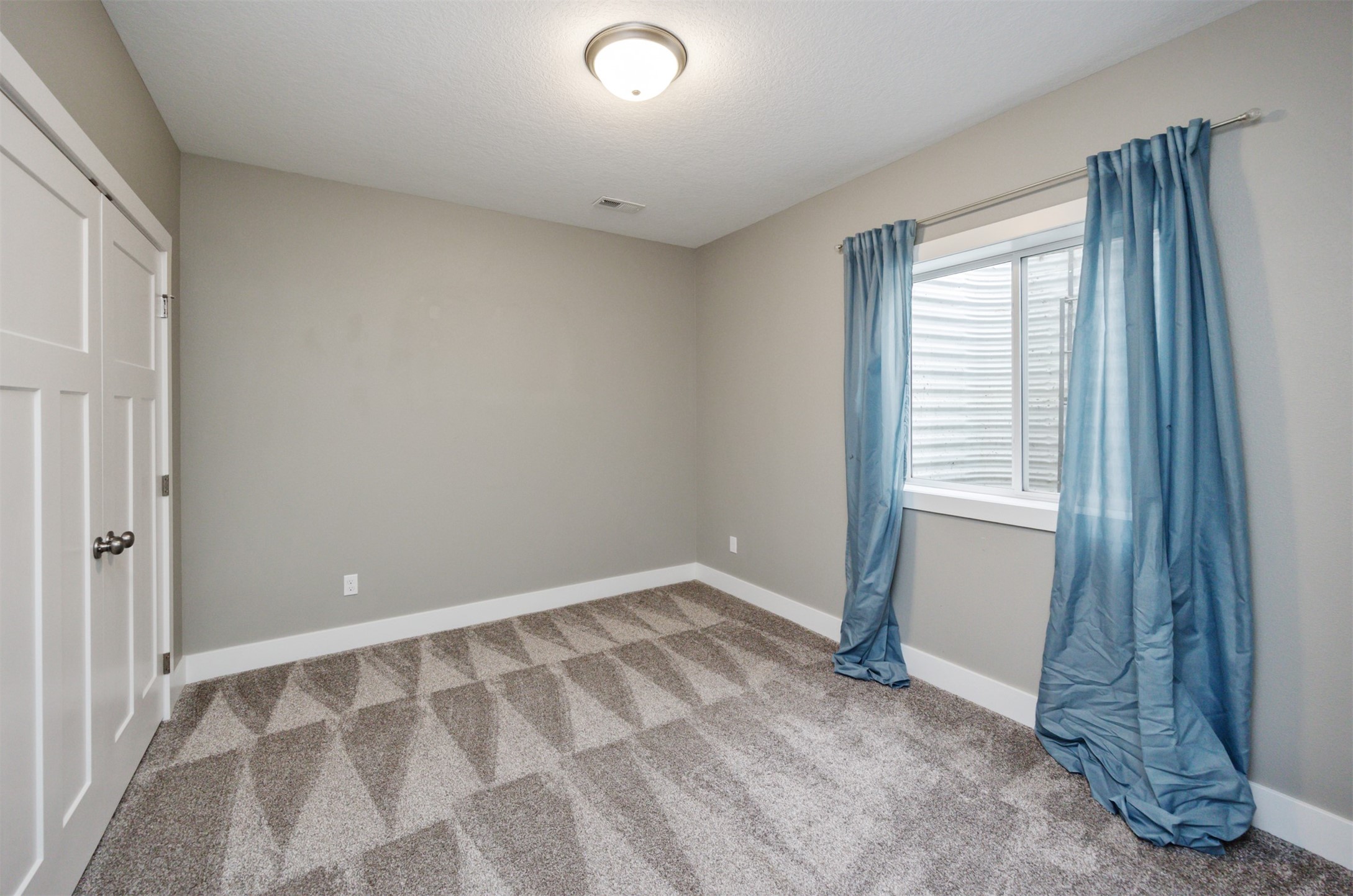 1412 NE Aspen Court
