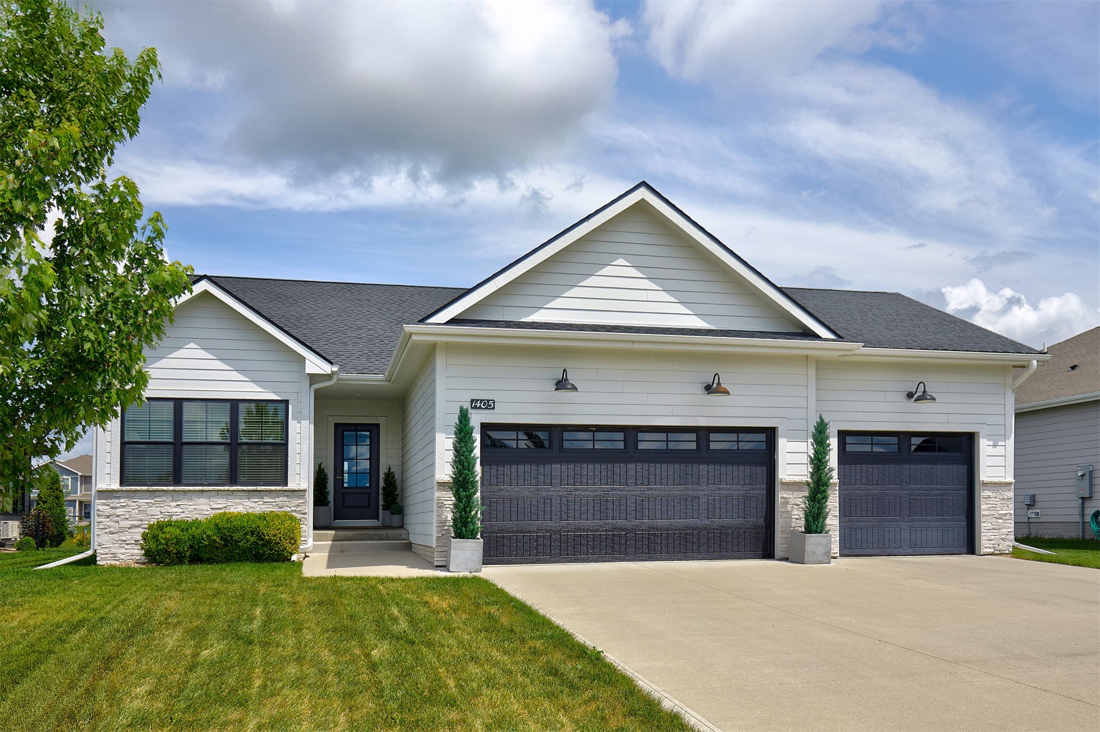 1405 NE Main Street