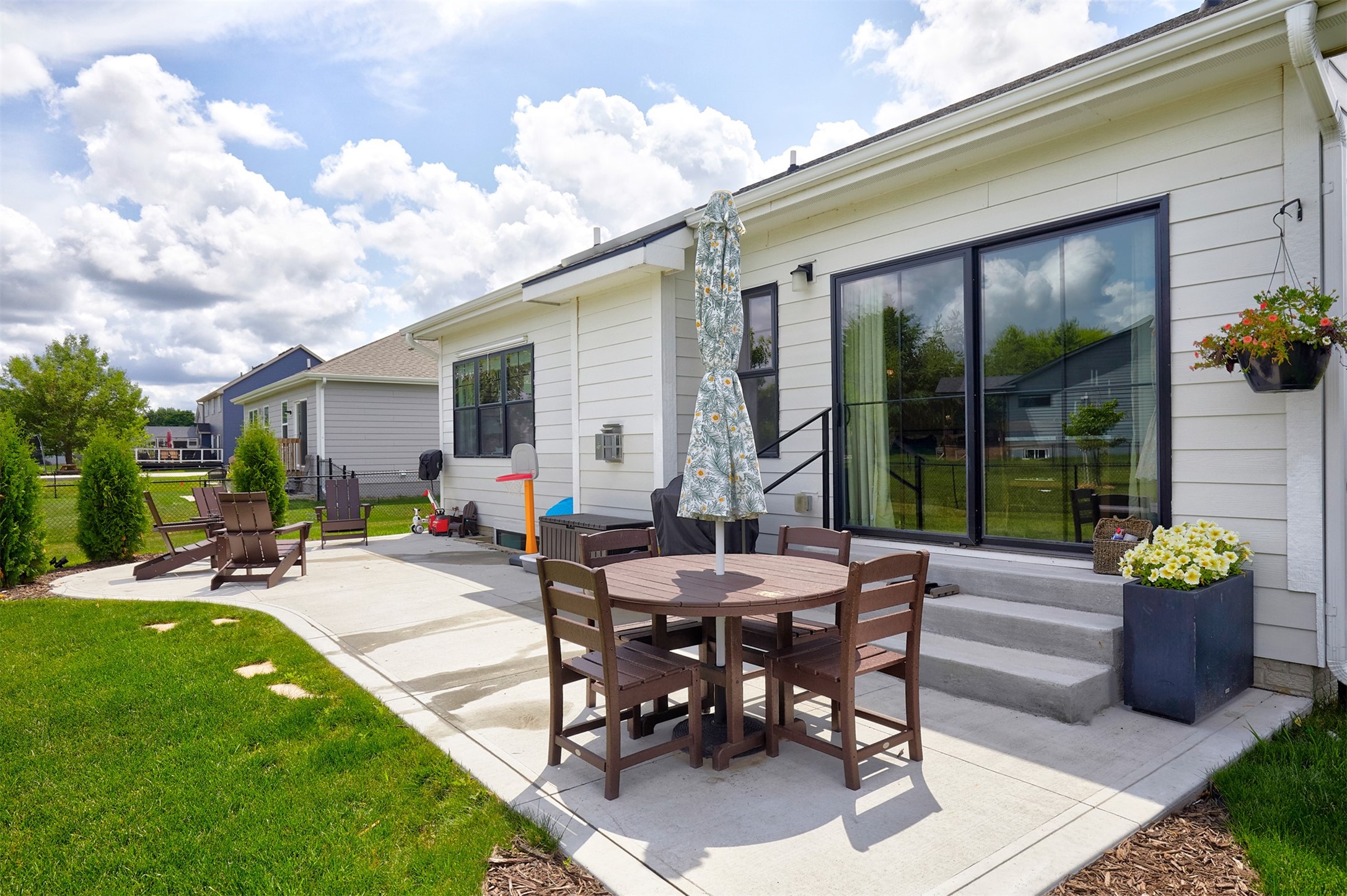 1405 NE Main Street