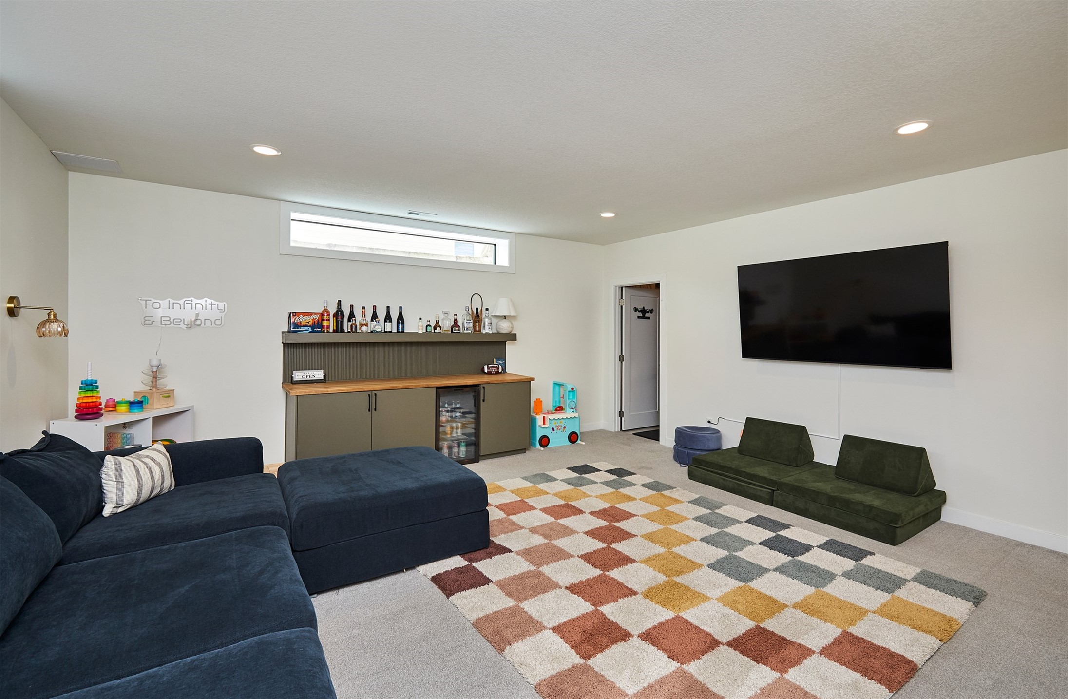 1405 NE Main Street