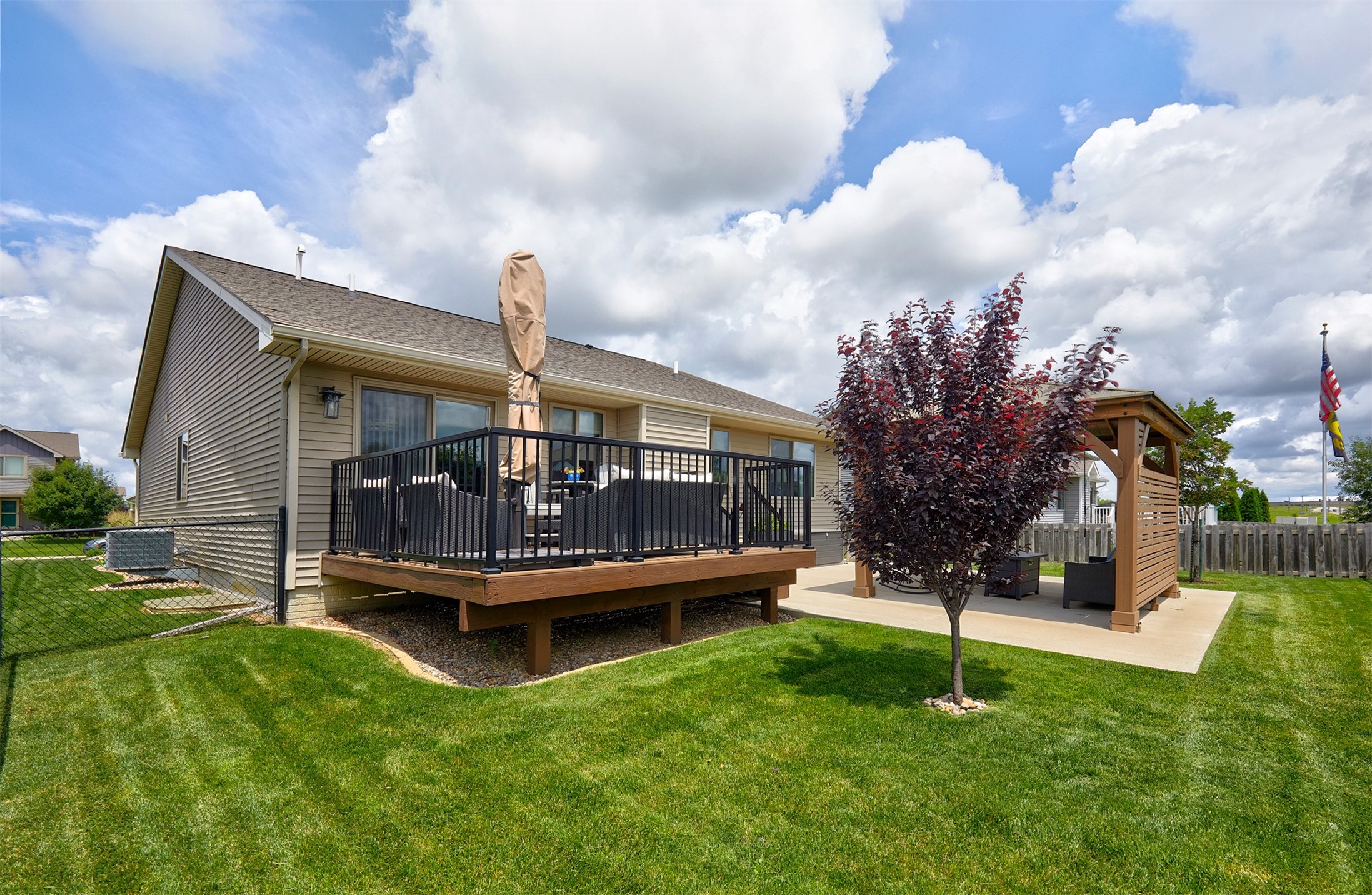 690 SE Driftwood Lane
