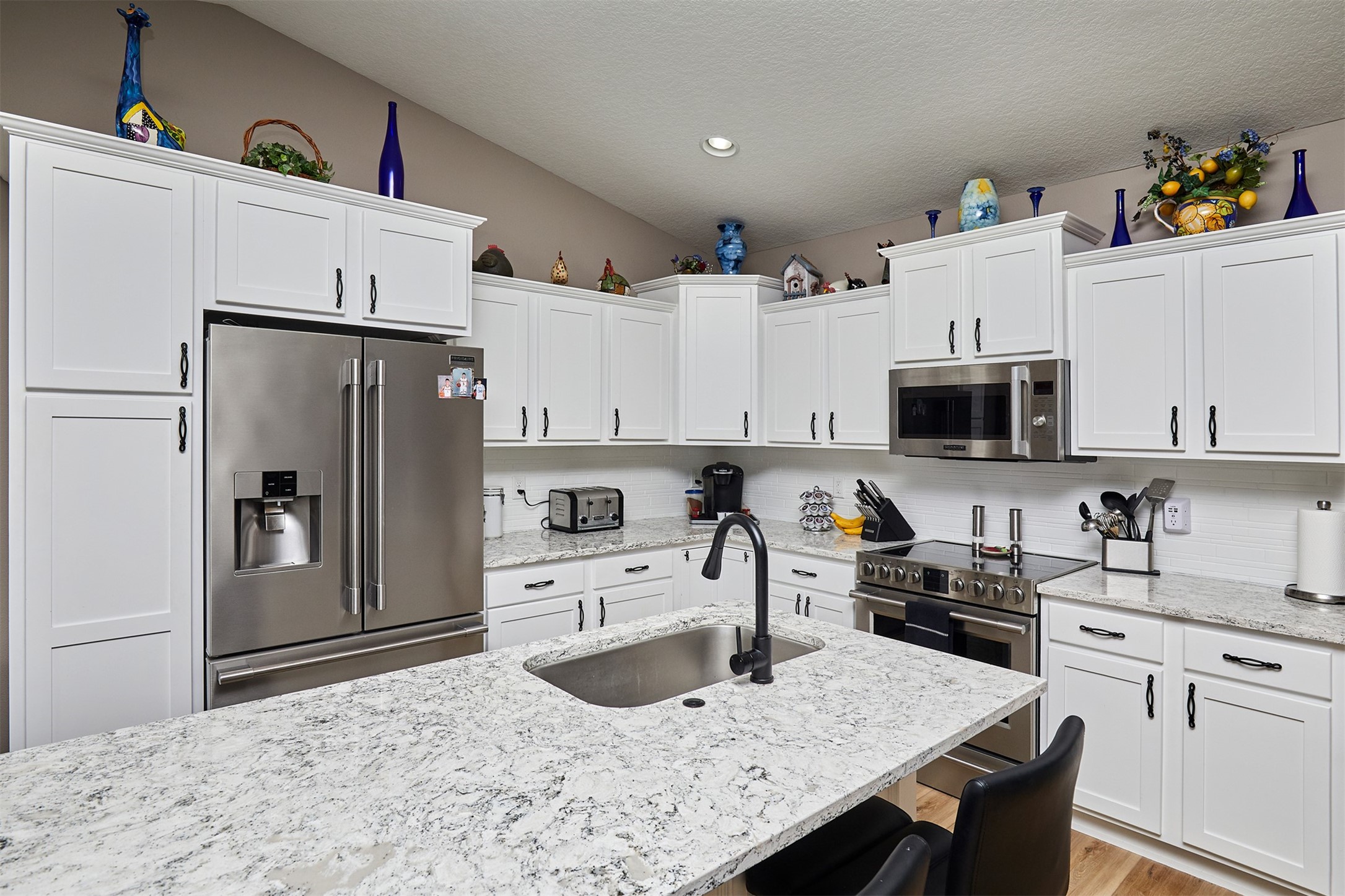 690 SE Driftwood Lane