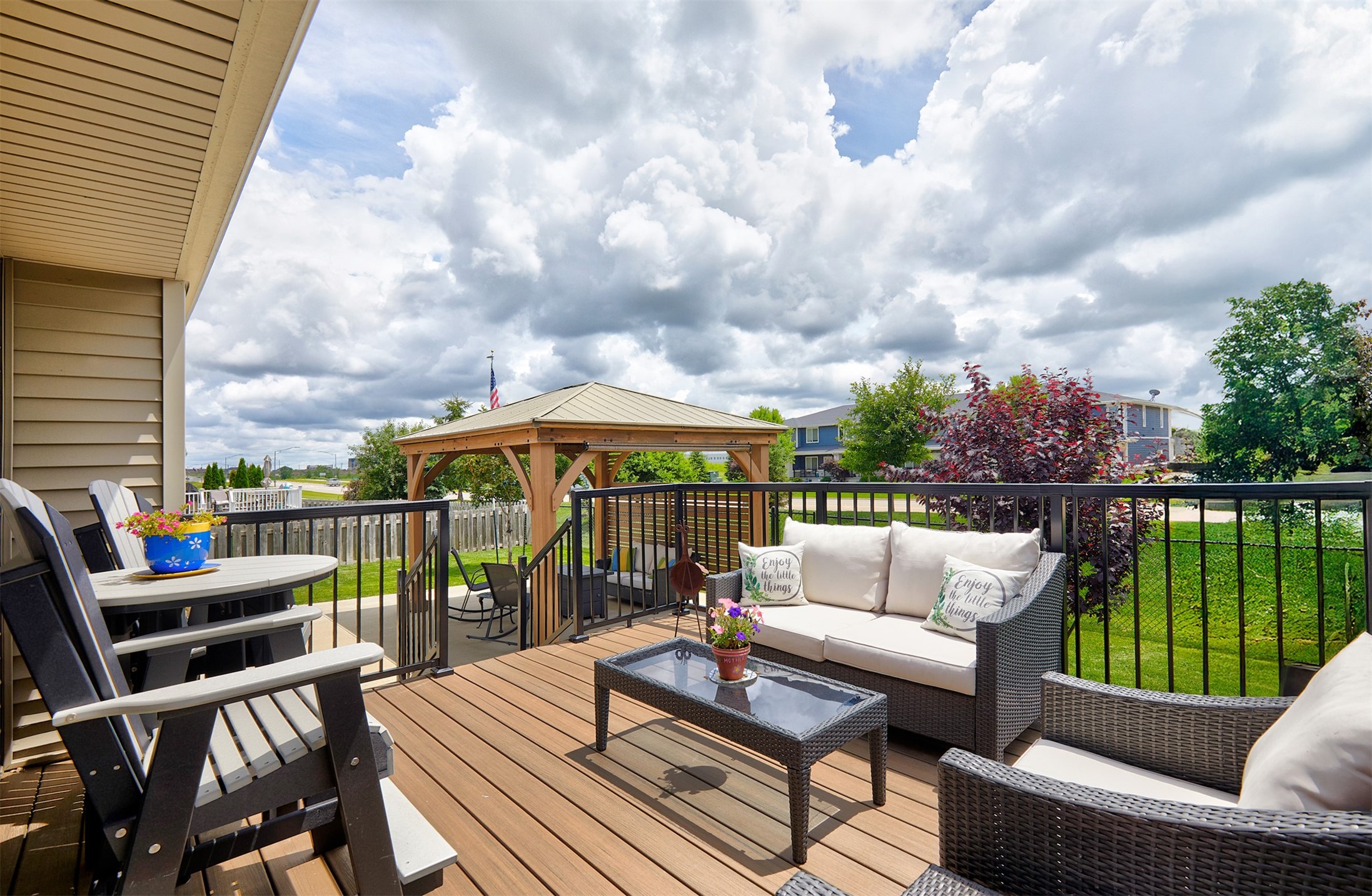 690 SE Driftwood Lane