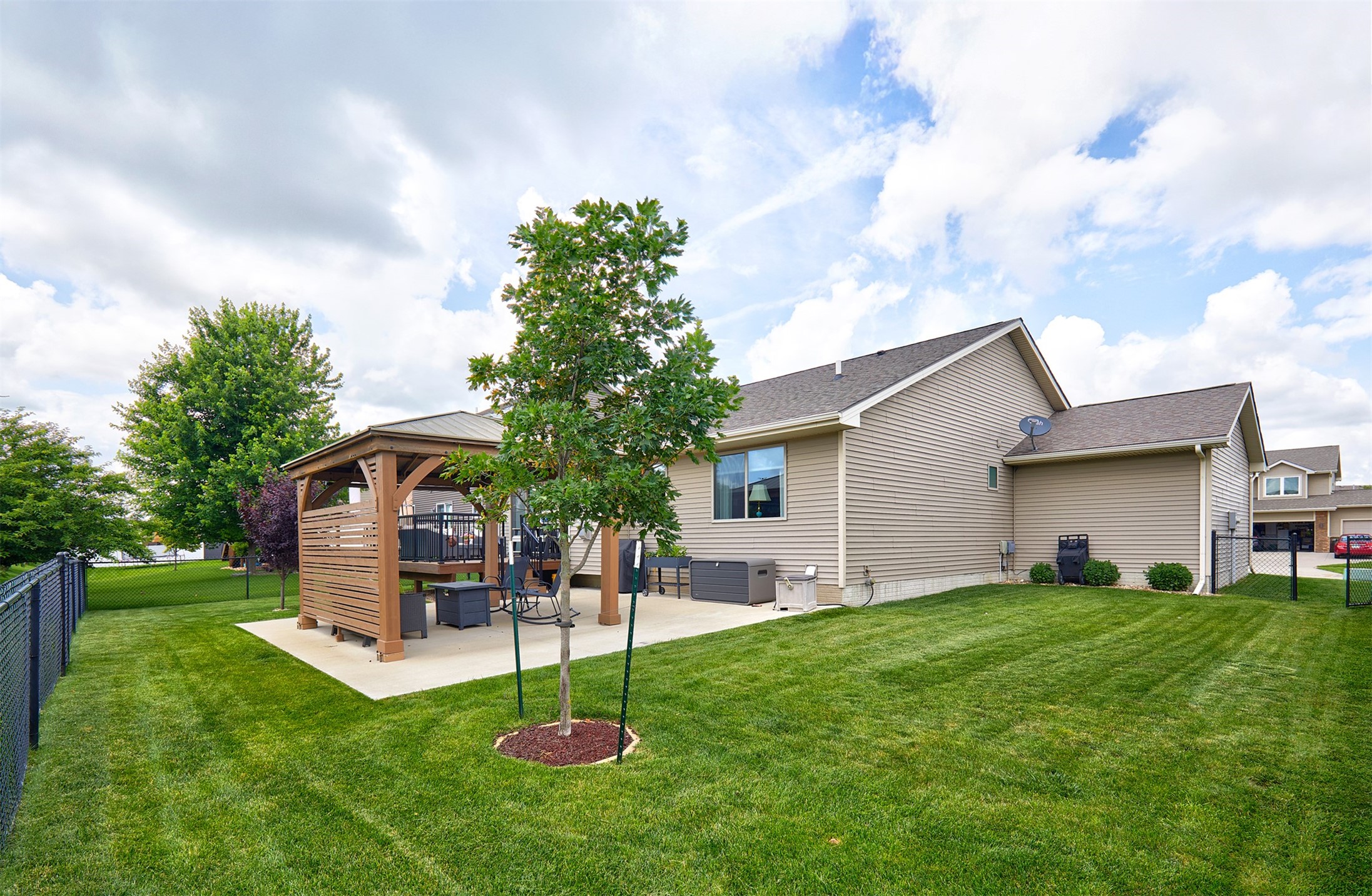 690 SE Driftwood Lane