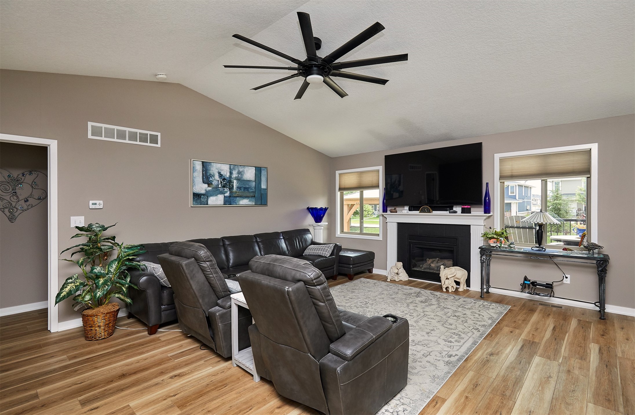 690 SE Driftwood Lane
