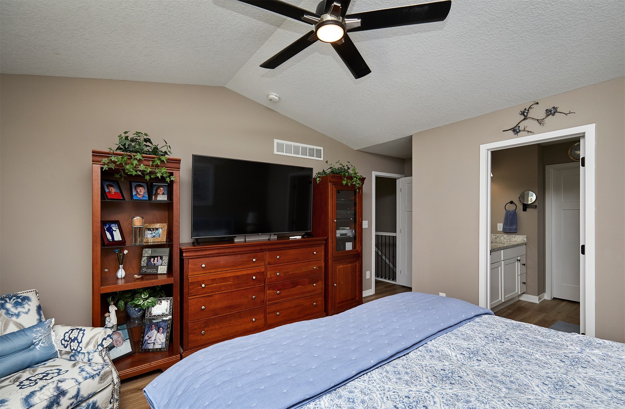 690 SE Driftwood Lane