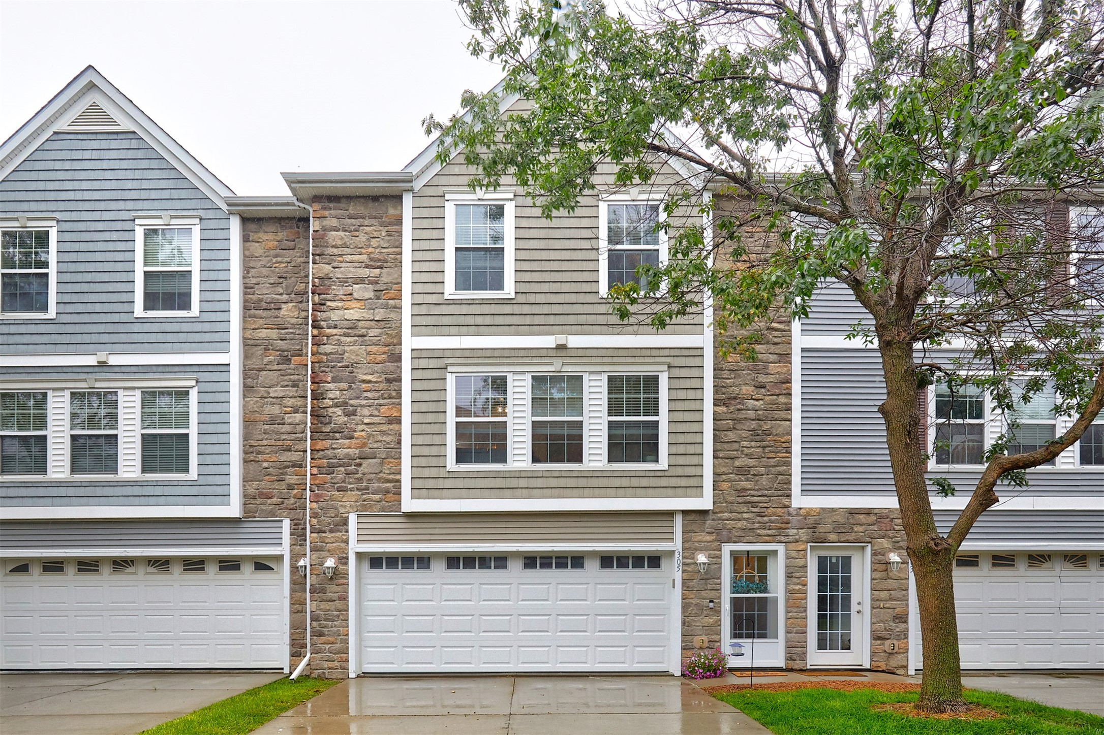 305 NE Sandalwood Street