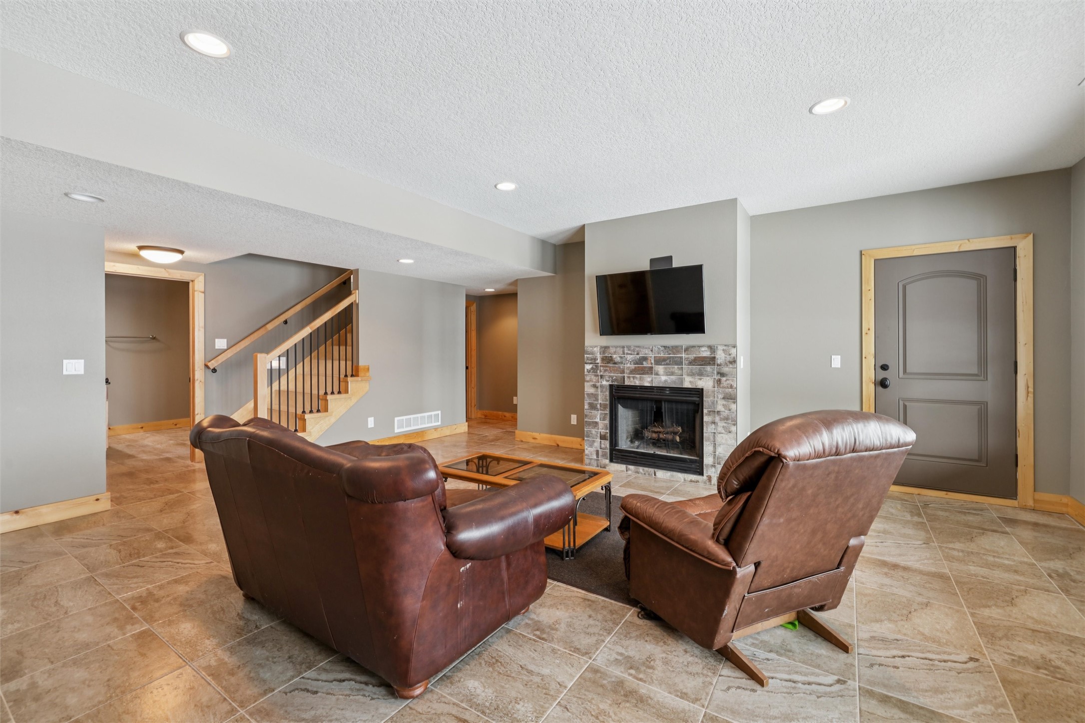 14589 NE White Oak Drive