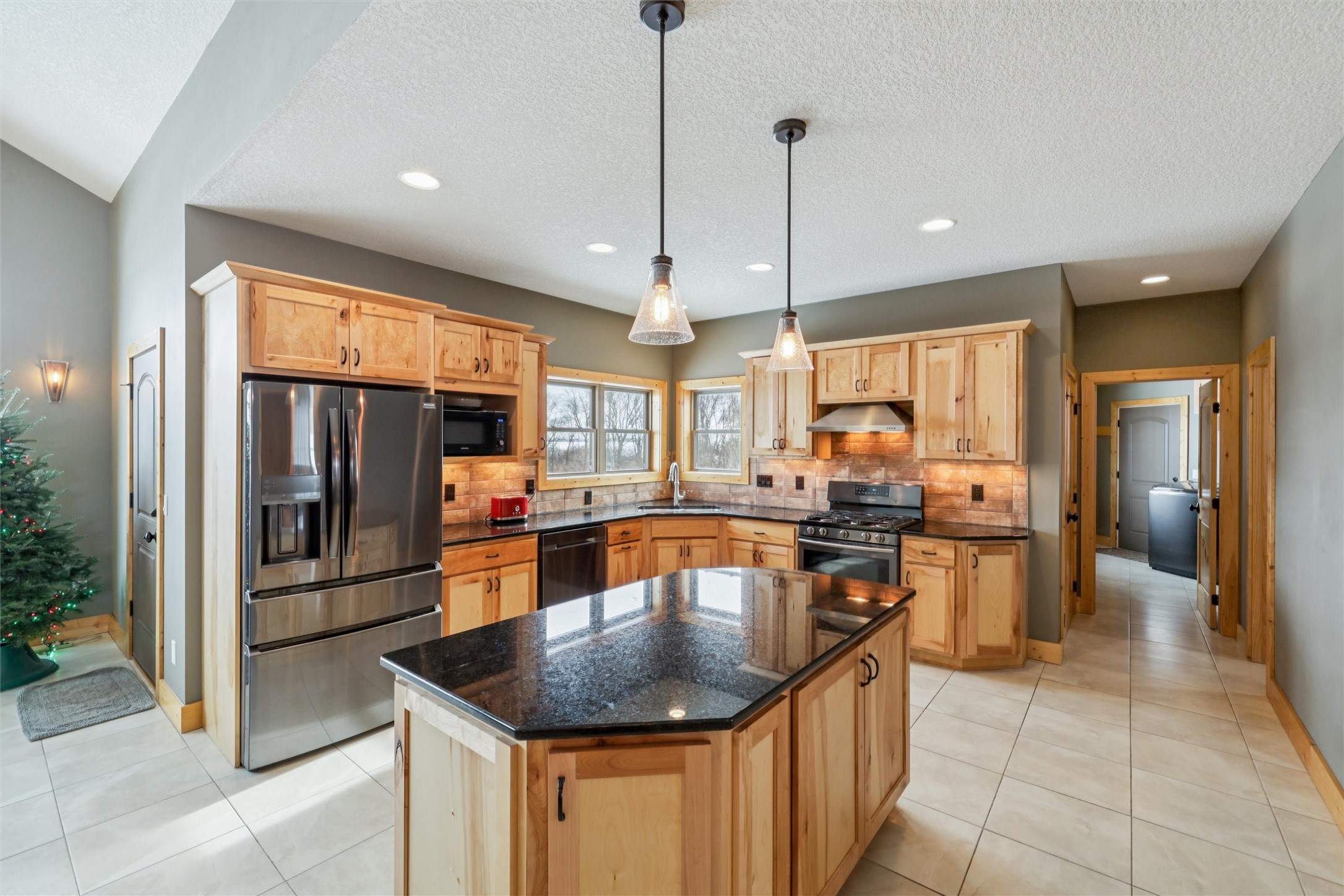 14589 NE White Oak Drive