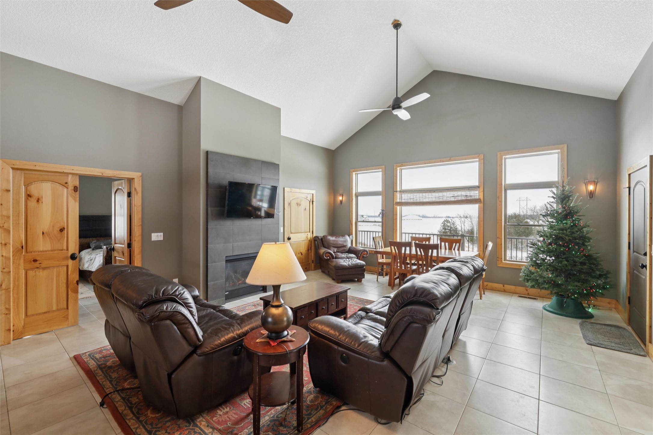 14589 NE White Oak Drive