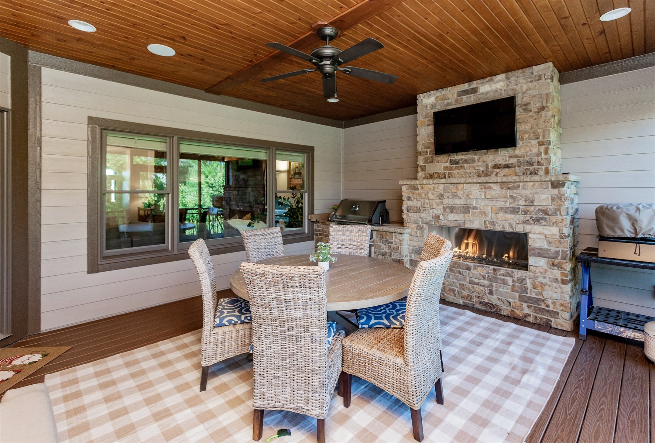 15501 Plum Drive