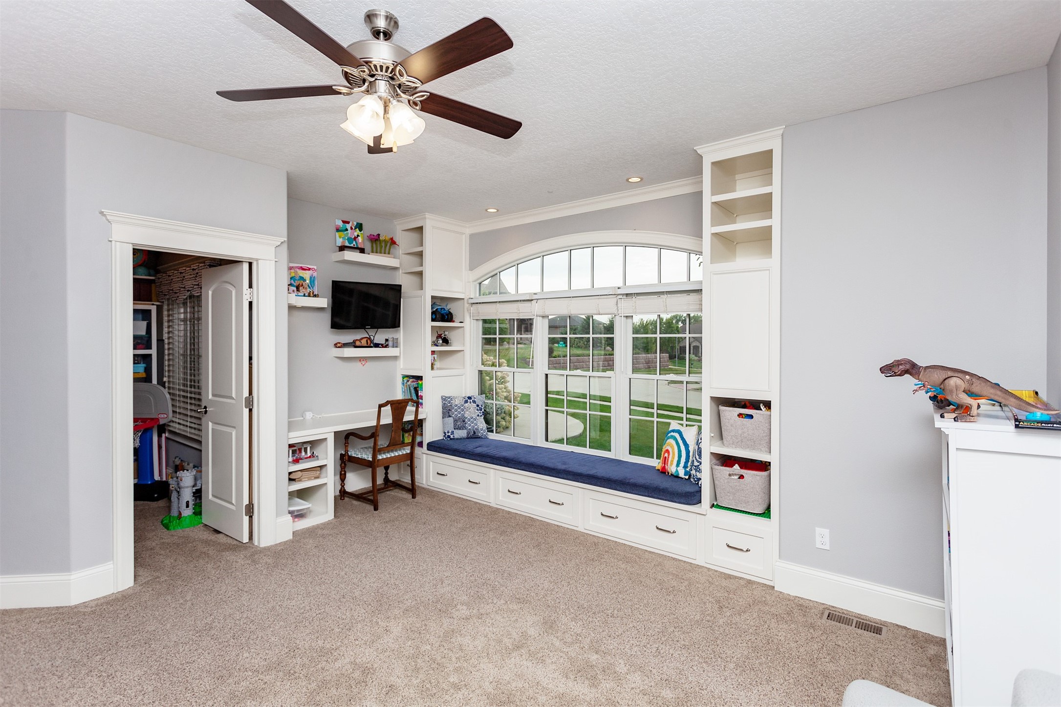 15501 Plum Drive