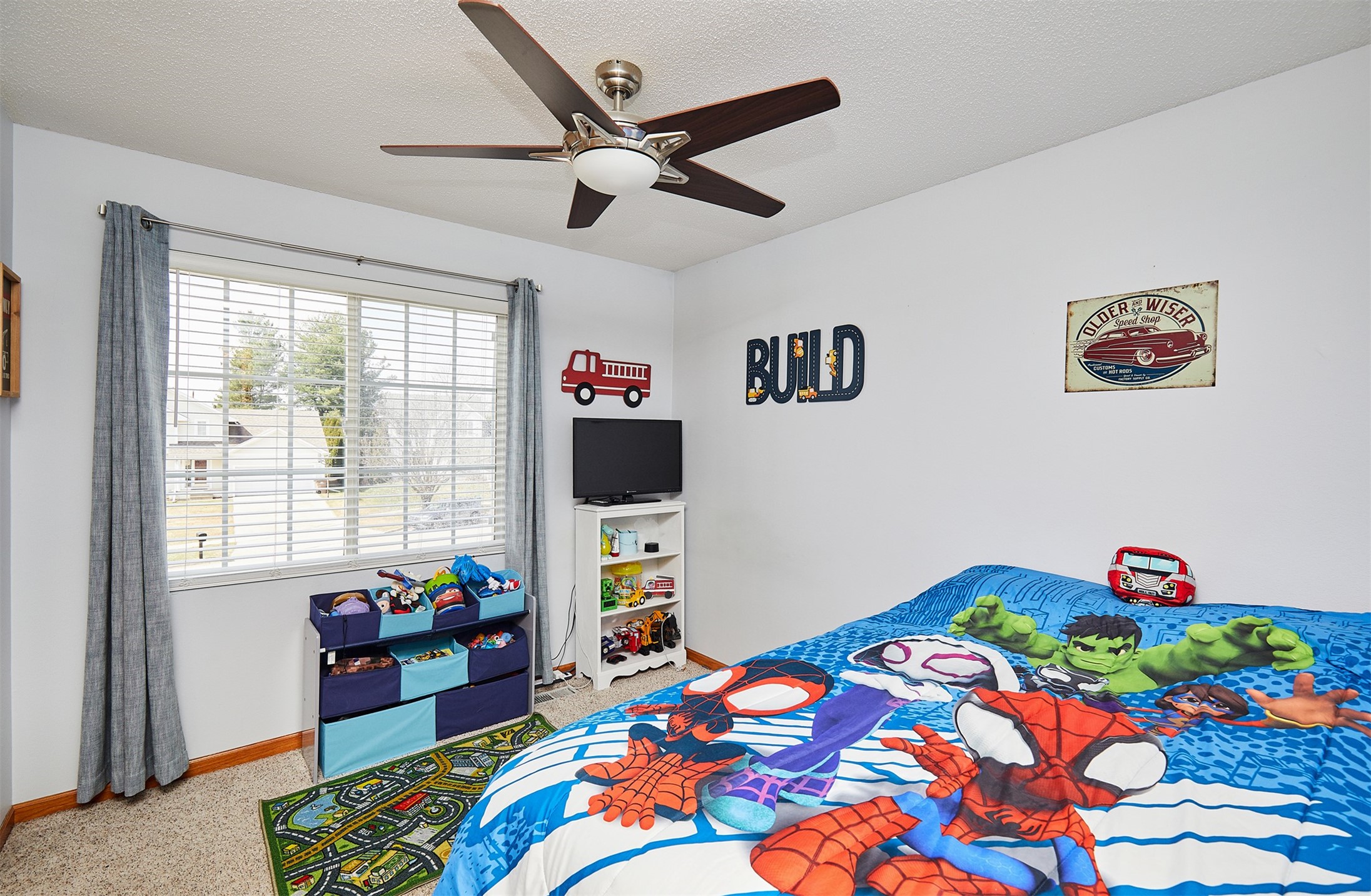 1018 S 50th Place