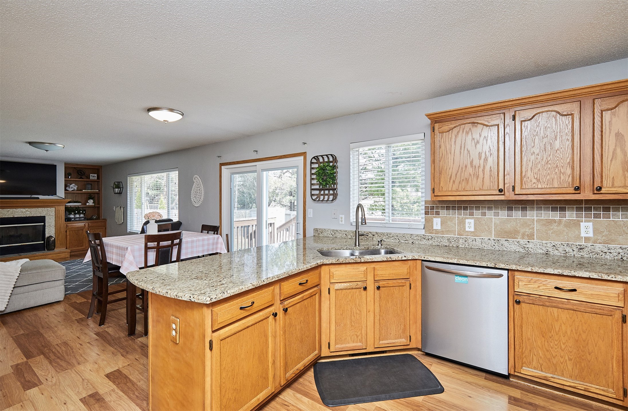 1018 S 50th Place