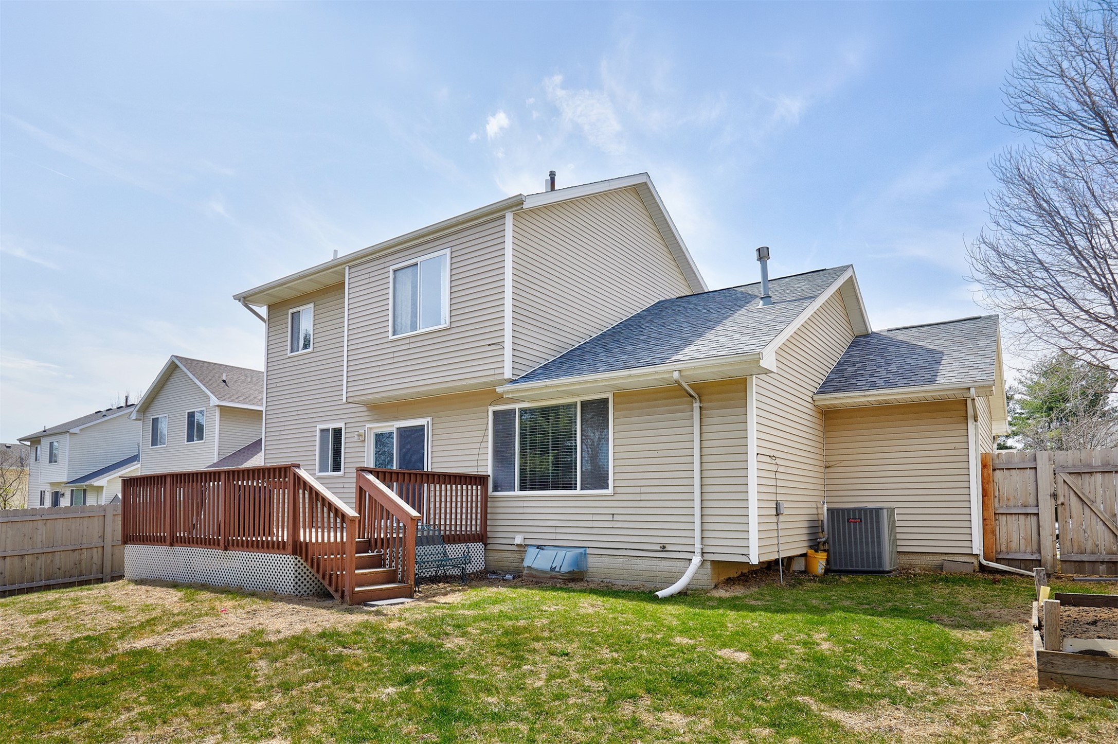 1018 S 50th Place