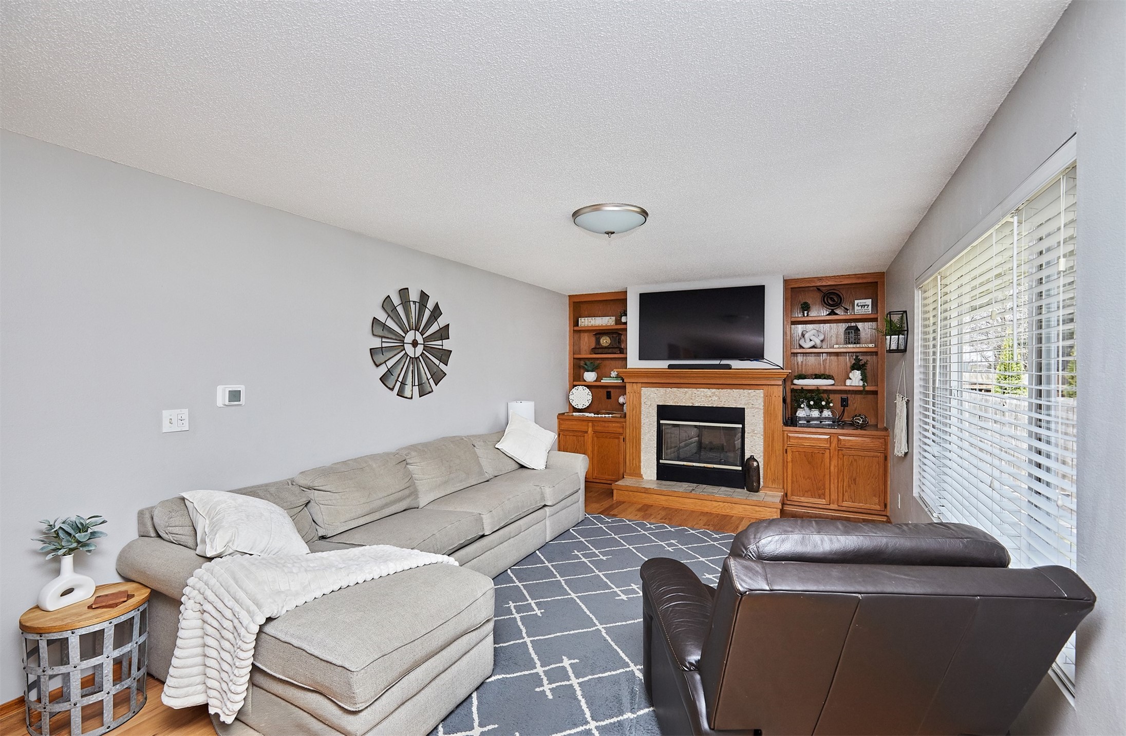 1018 S 50th Place