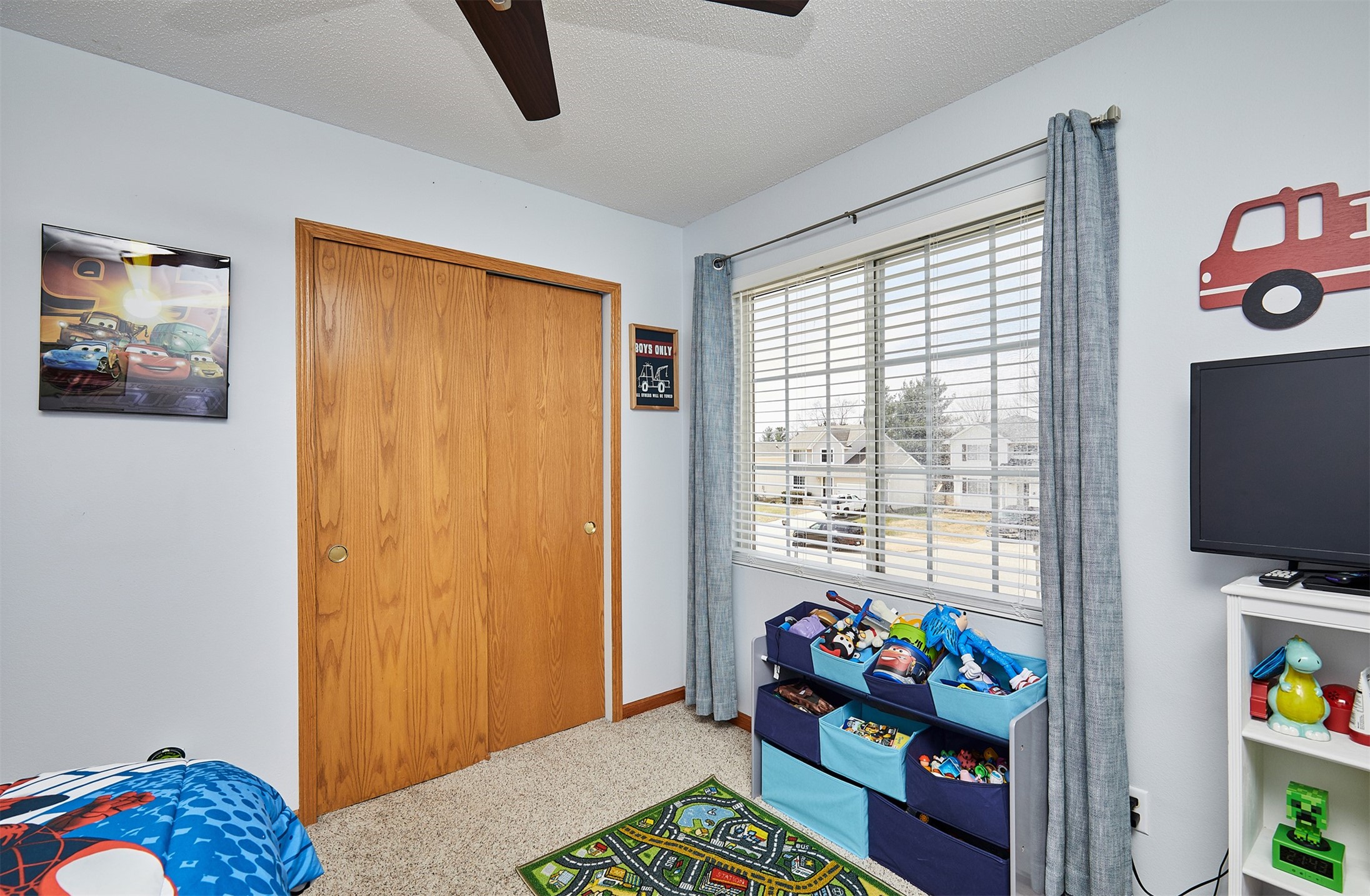 1018 S 50th Place