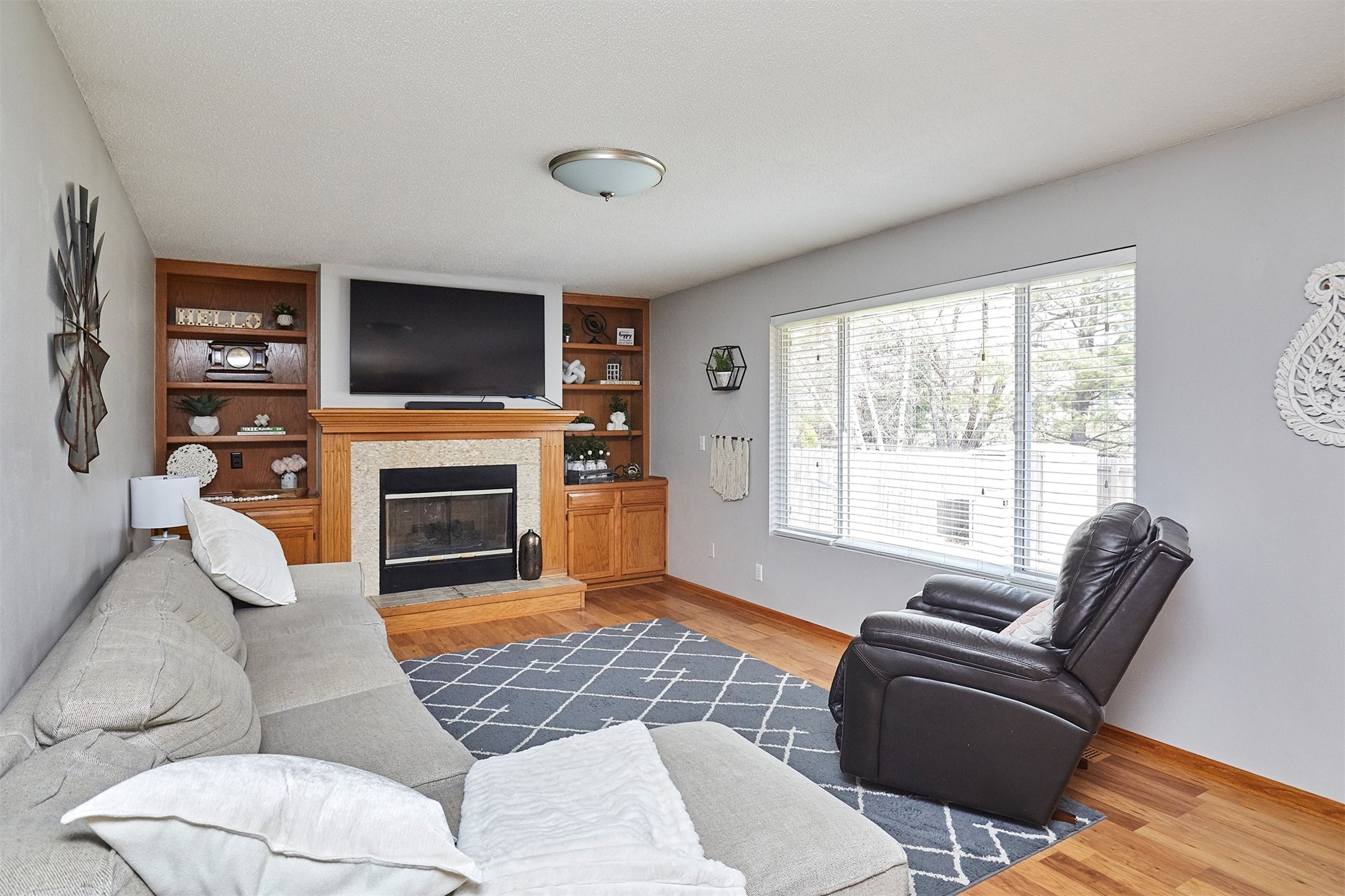 1018 S 50th Place