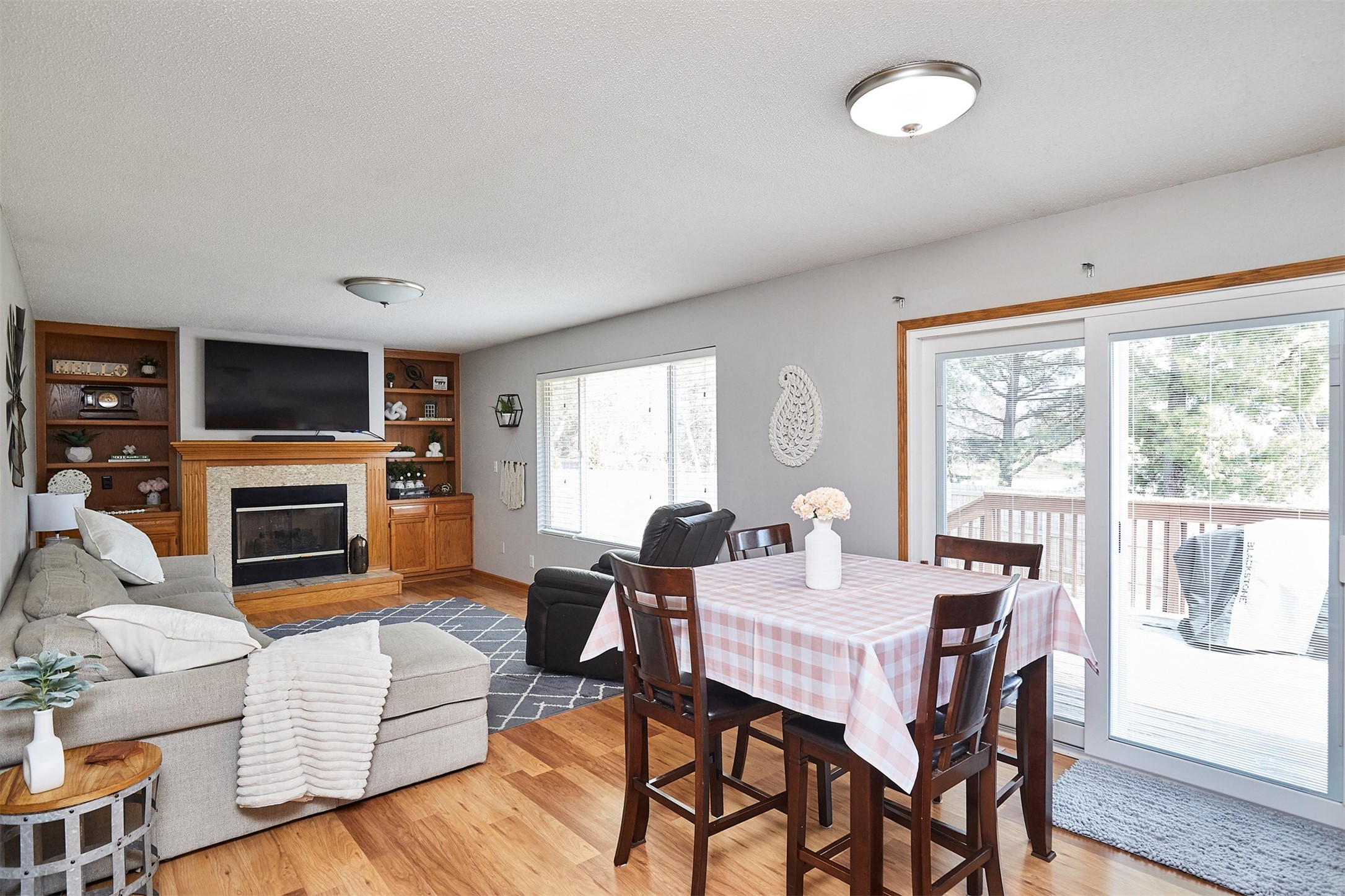 1018 S 50th Place
