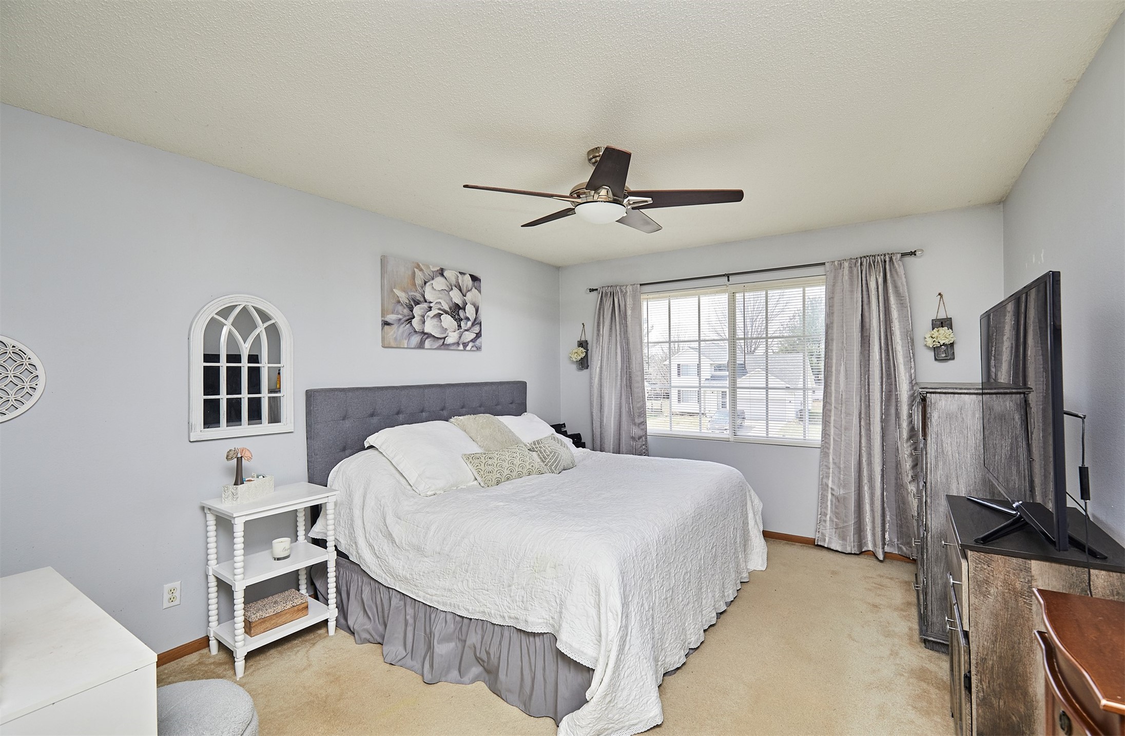 1018 S 50th Place