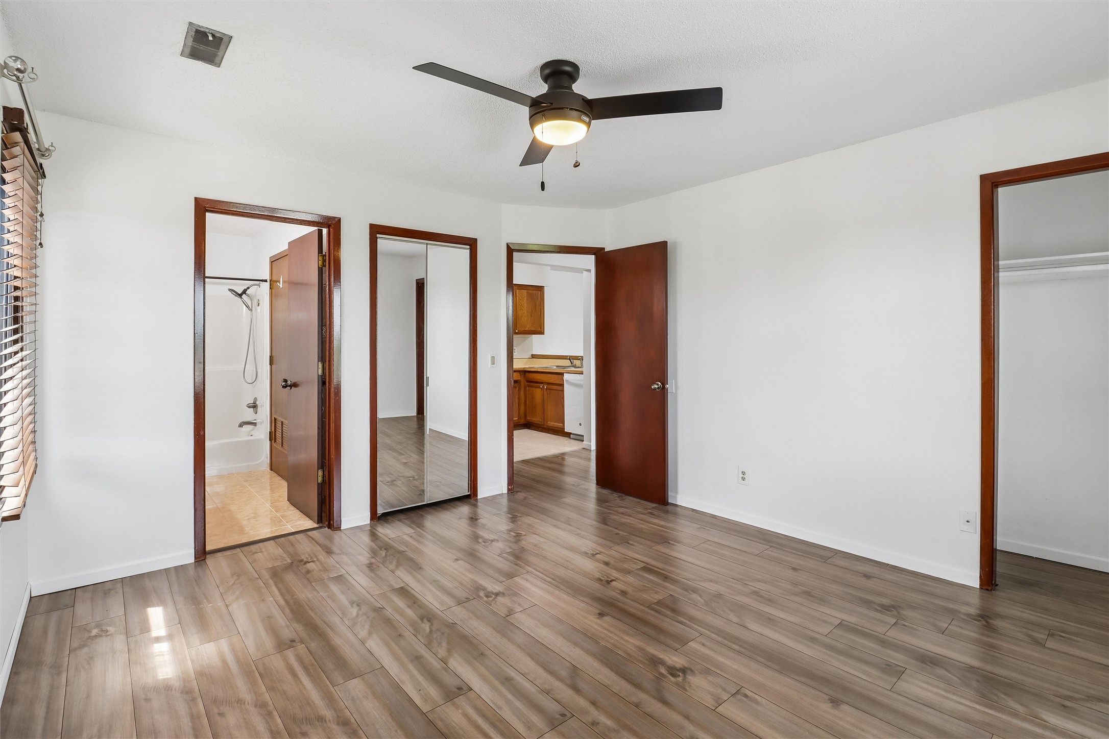 4829 86th Street 25