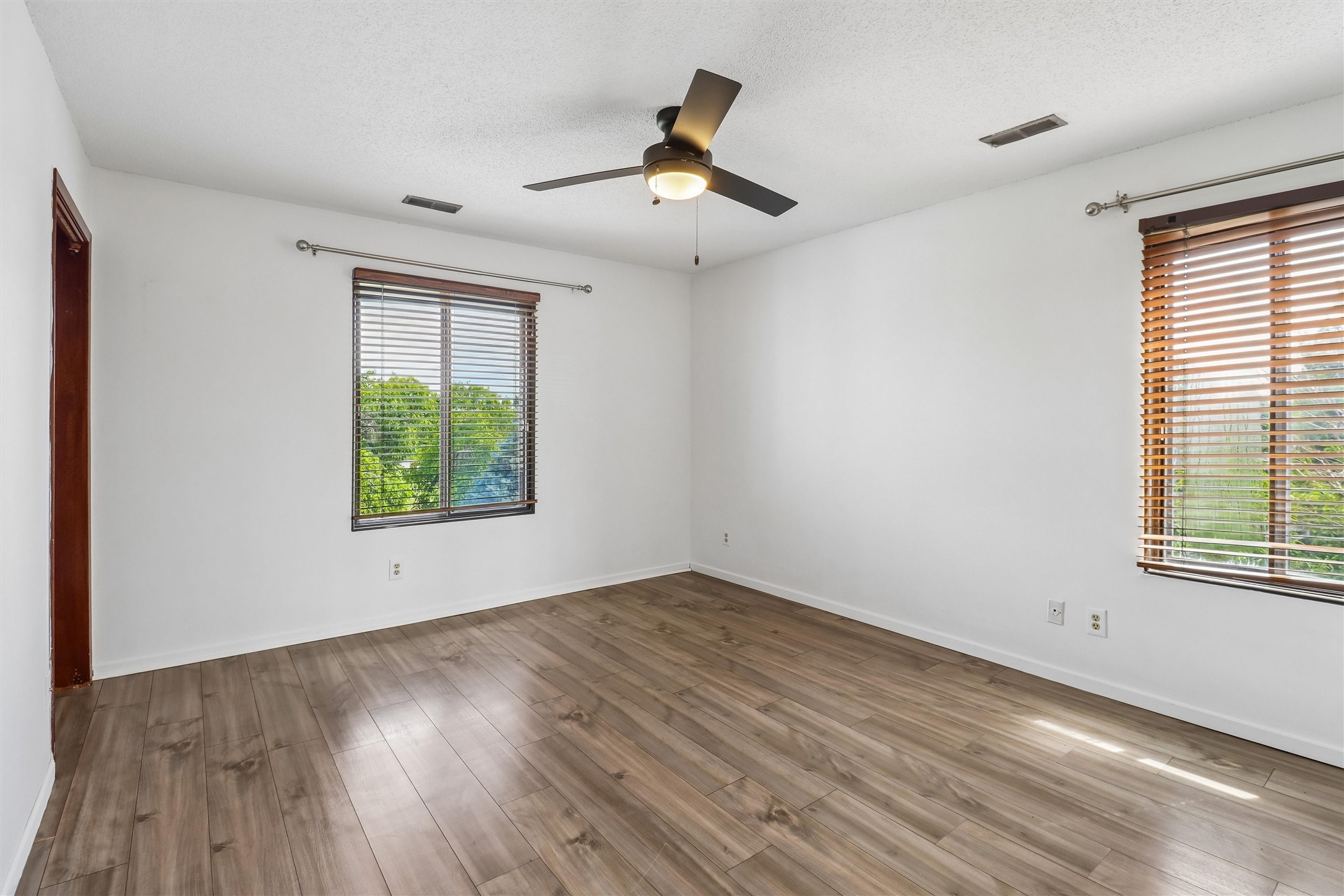 4829 86th Street 25