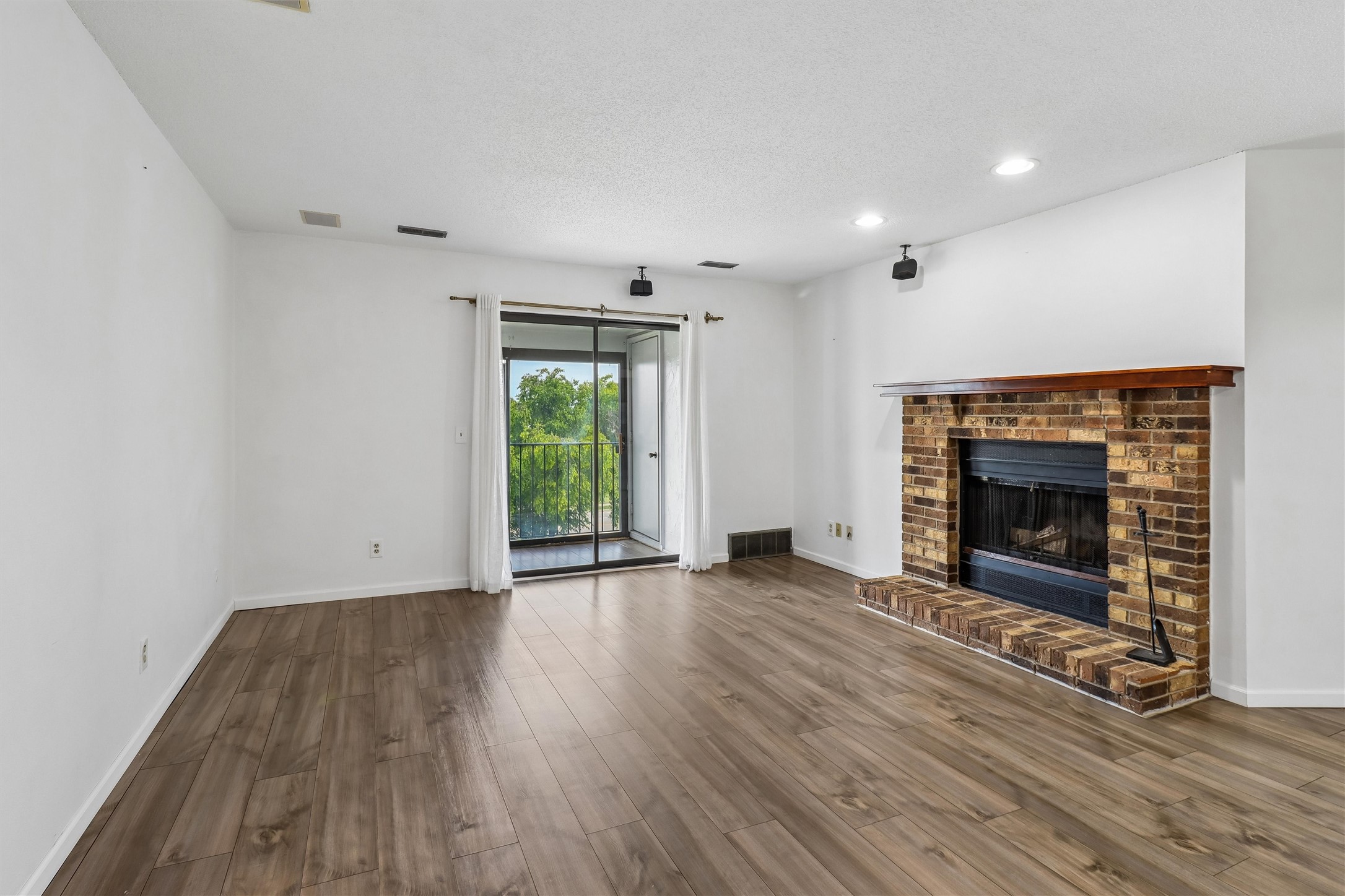 4829 86th Street 25