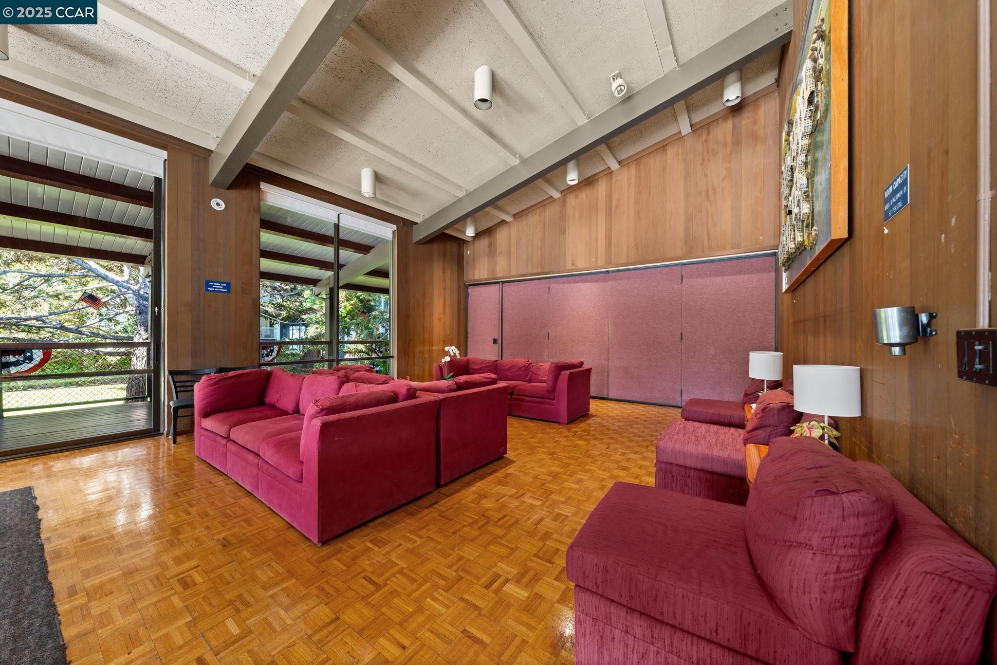 9 Commodore Dr # A208