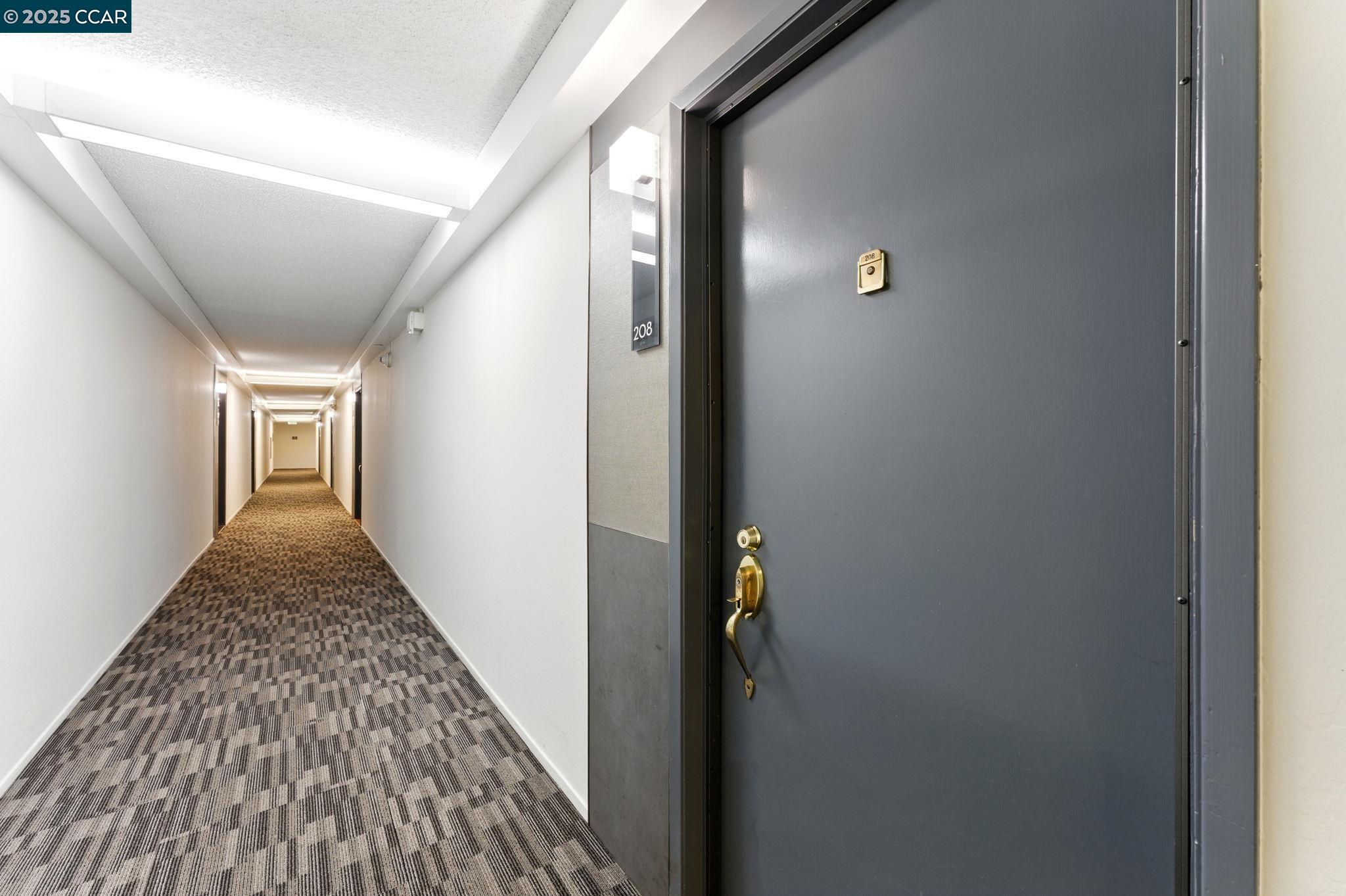 9 Commodore Dr # A208
