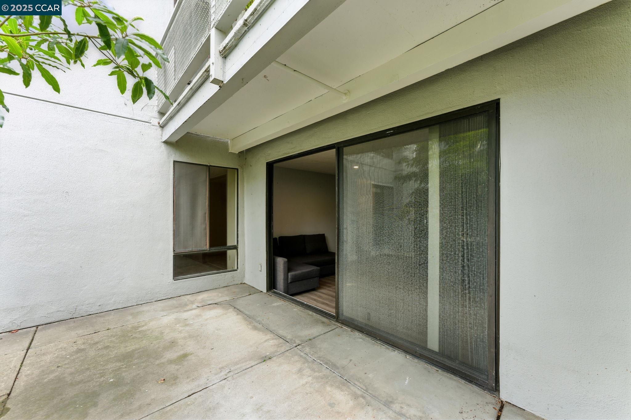 9 Commodore Dr # A208
