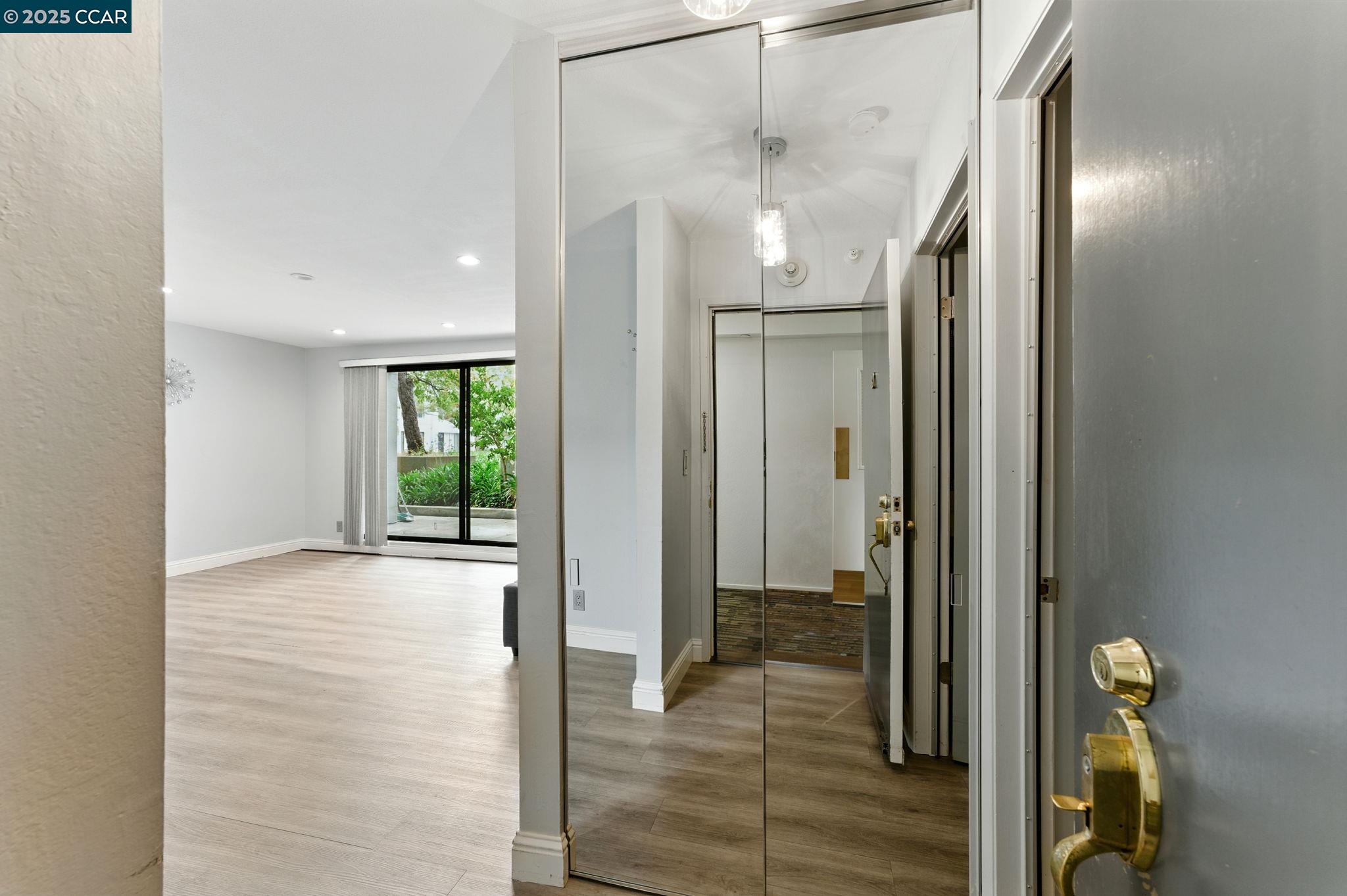 9 Commodore Dr # A208