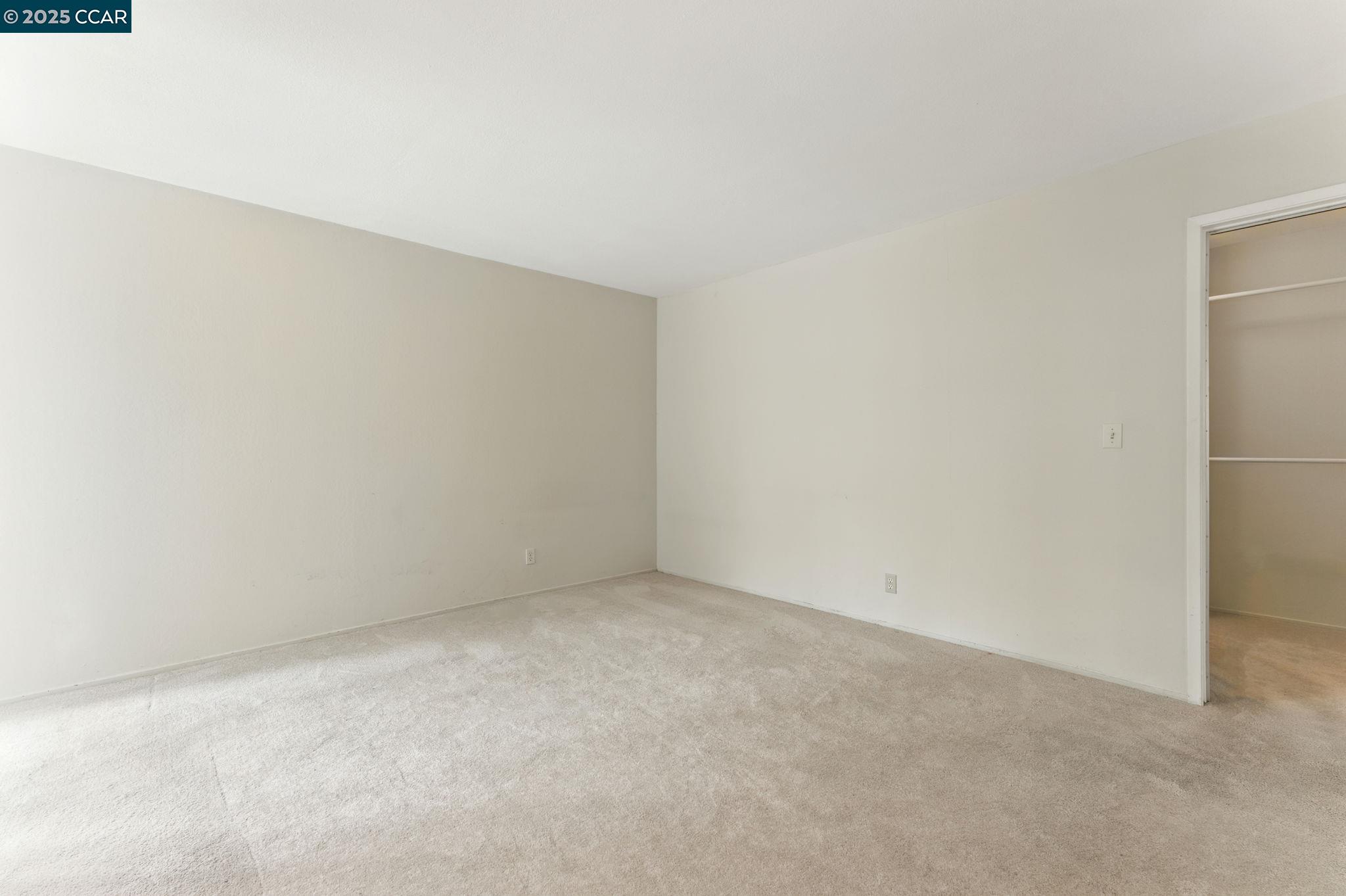 9 Commodore Dr # A208