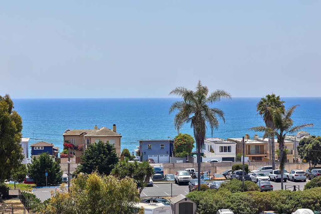 2744 Carlsbad Blvd. 204