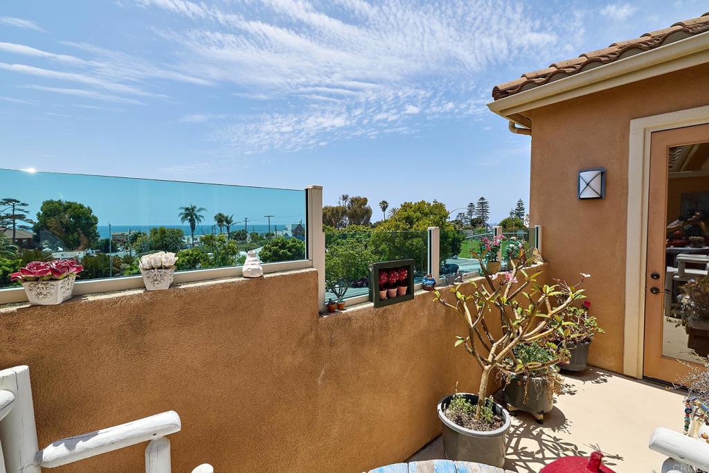 2744 Carlsbad Blvd. 204