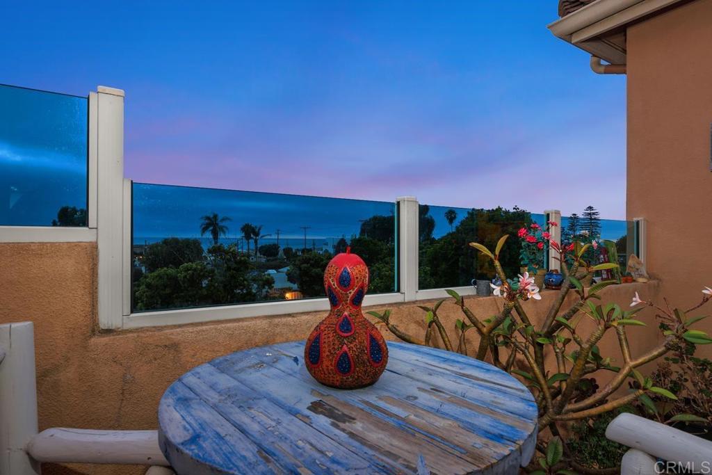 2744 Carlsbad Blvd. 204