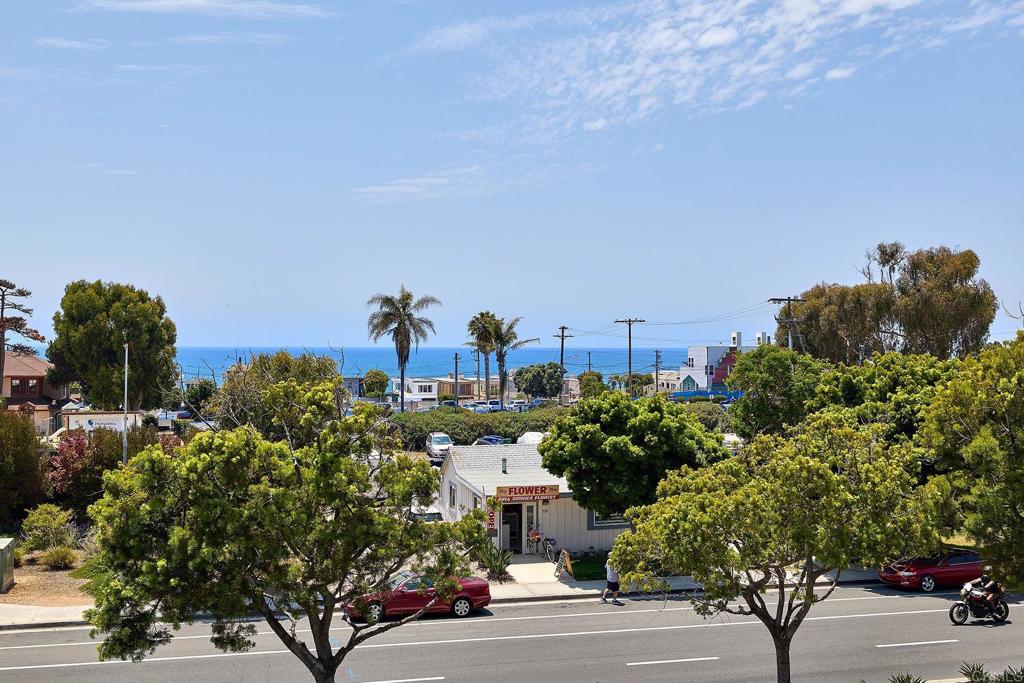 2744 Carlsbad Blvd. 204