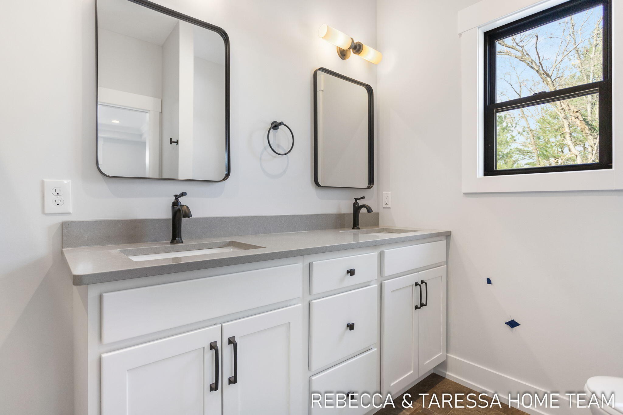 415 Sabine Drive, #27