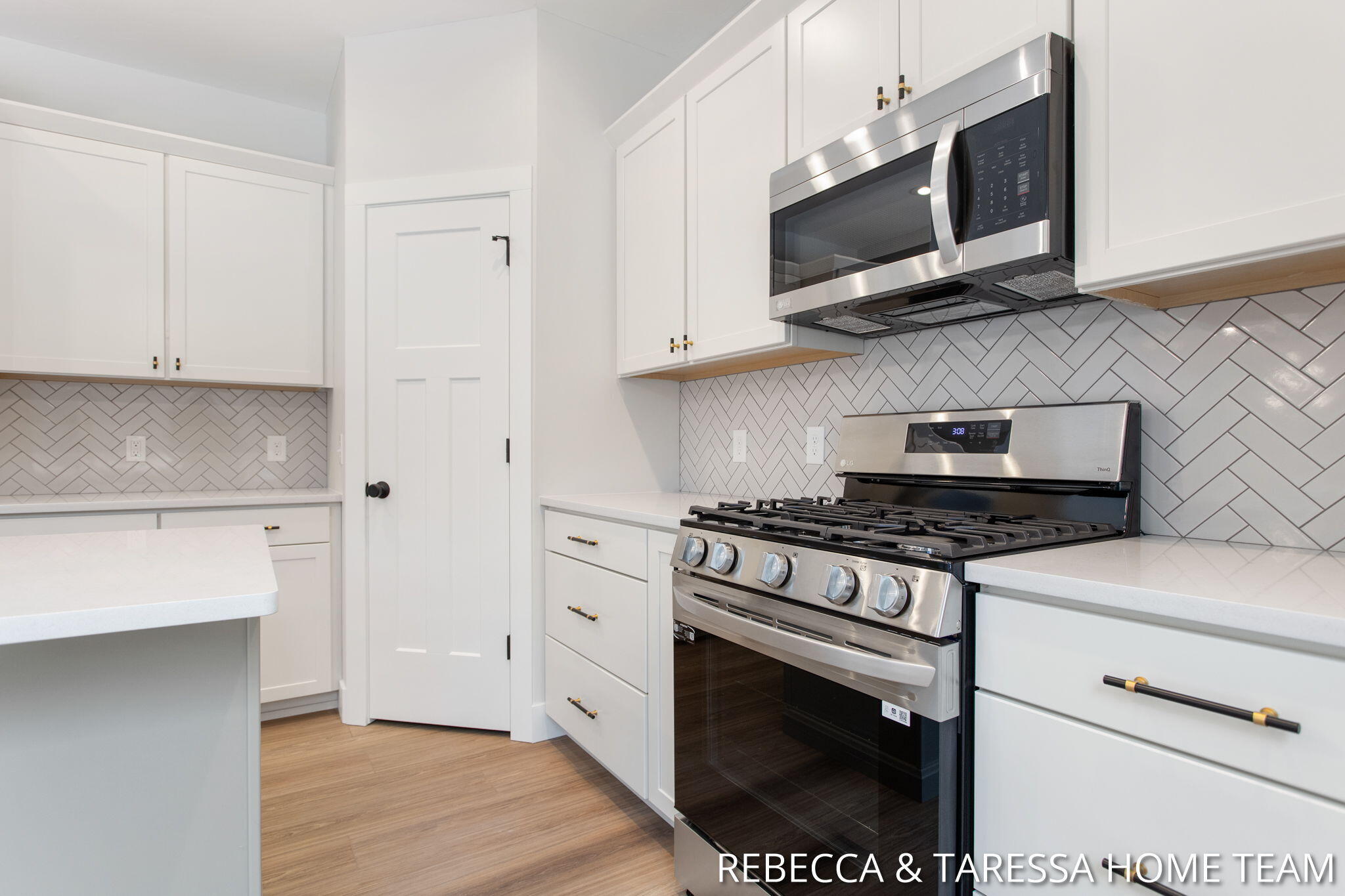 6033 Vesper Drive, 15