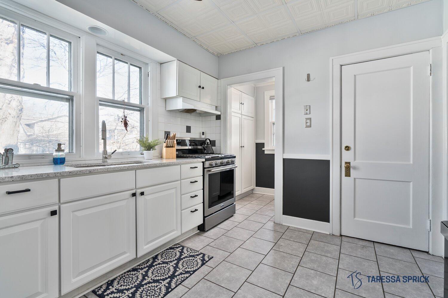 87 W 19th Street