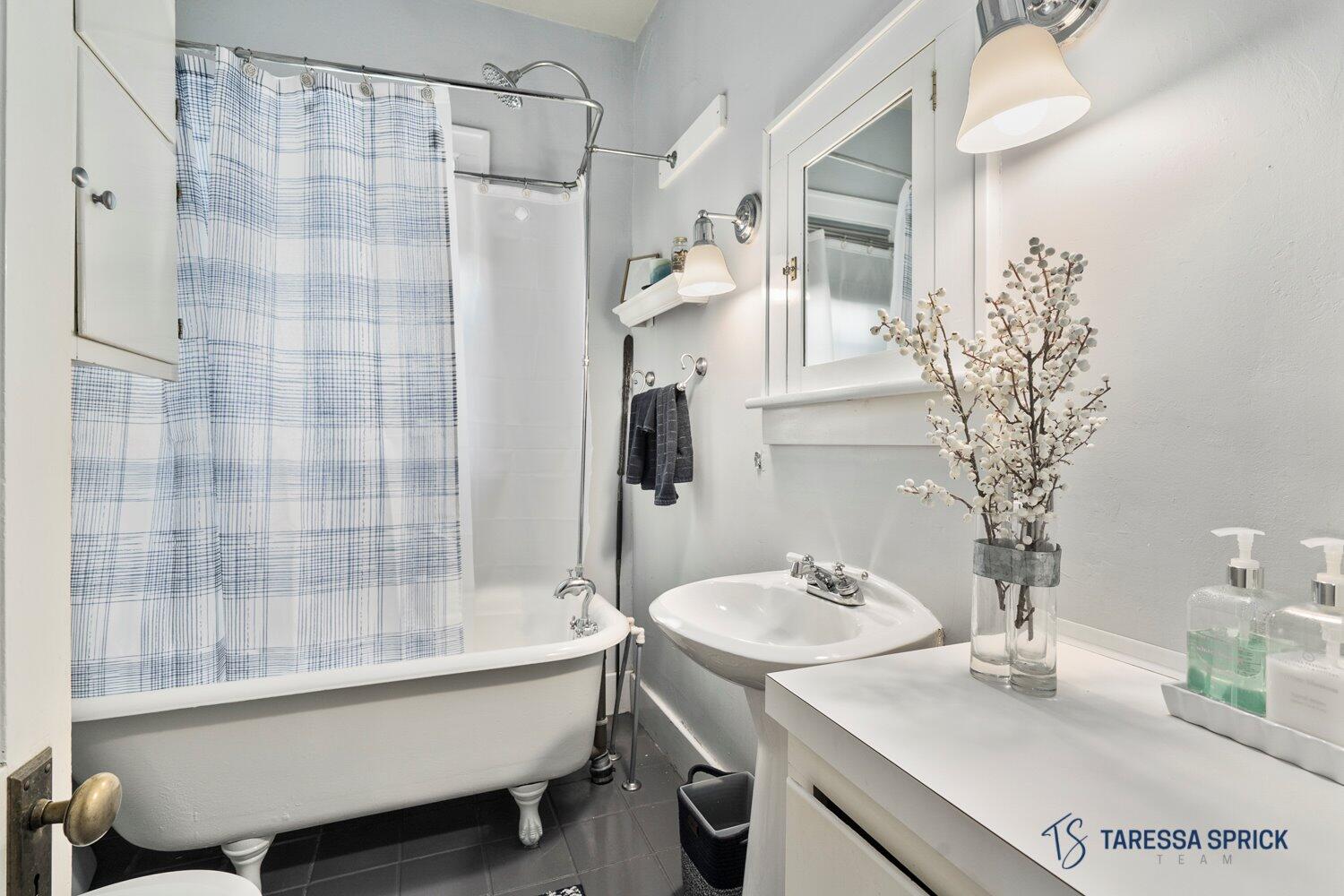 87 W 19th Street