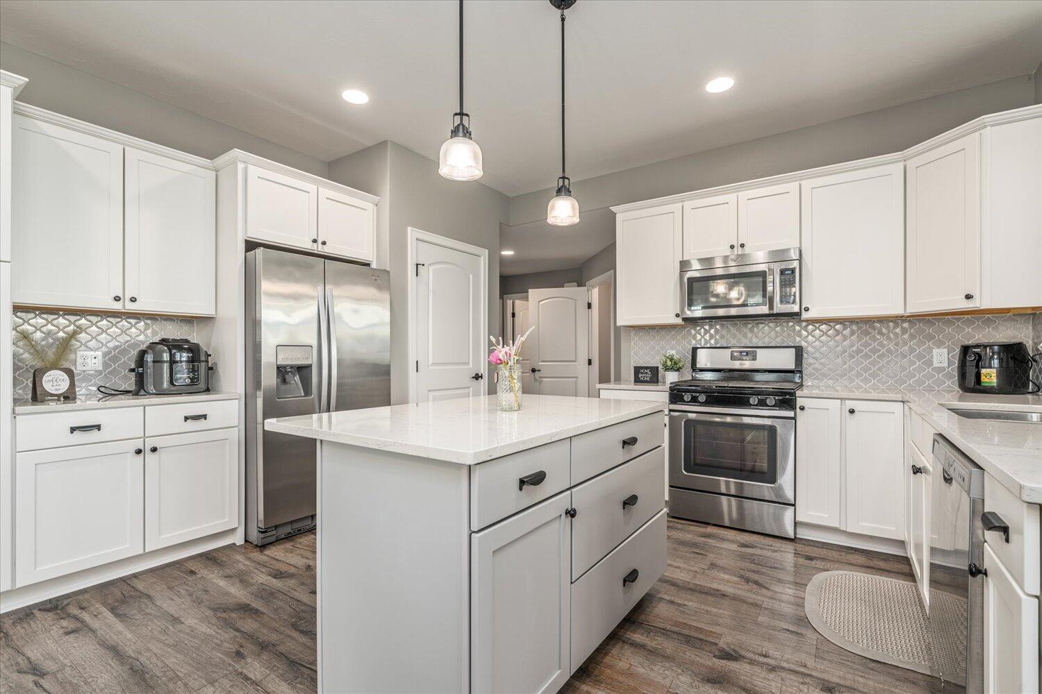 11555 S Lake Drive, 172