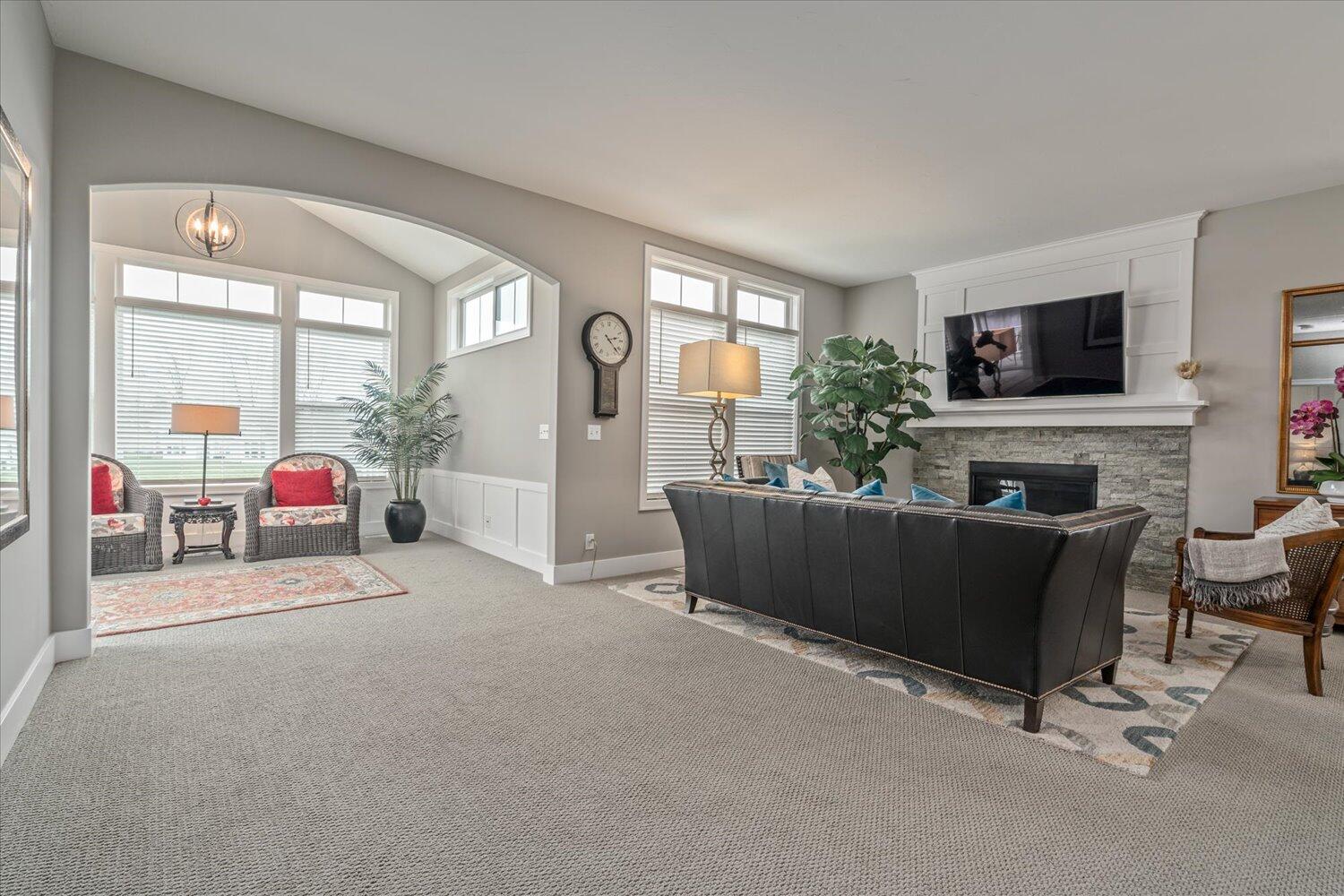 11555 S Lake Drive, 172