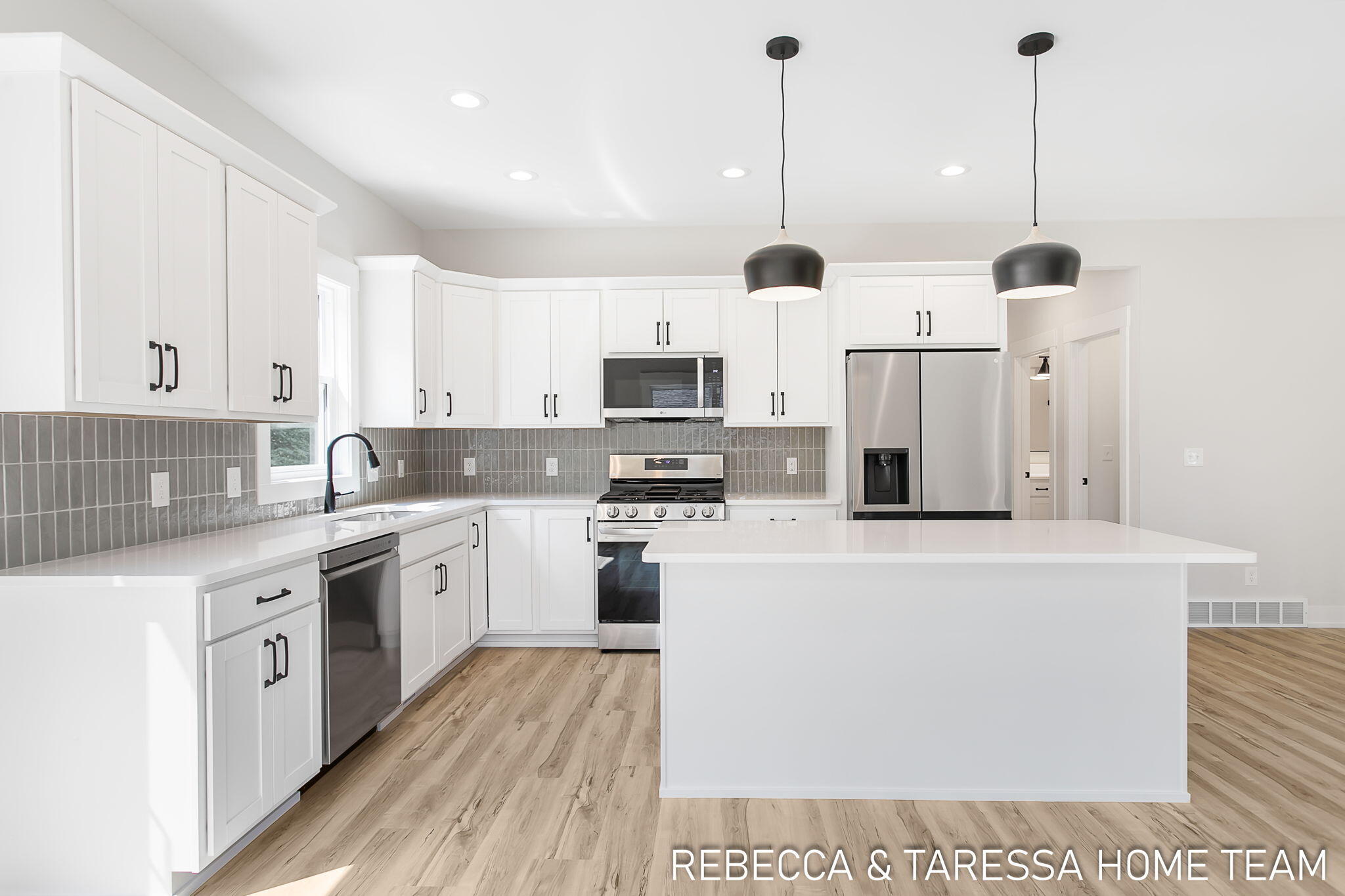 413 Sabine Drive, 28
