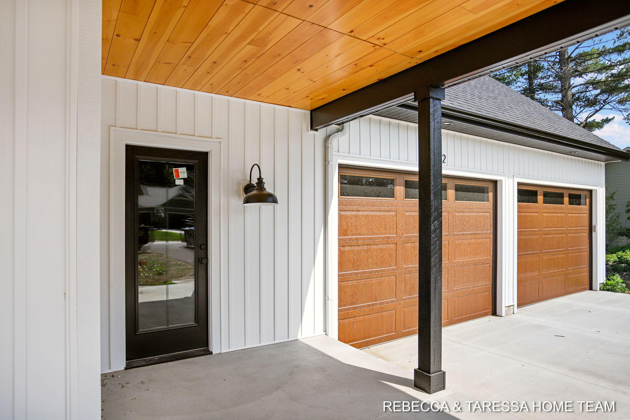 412 Sabine Drive, 11