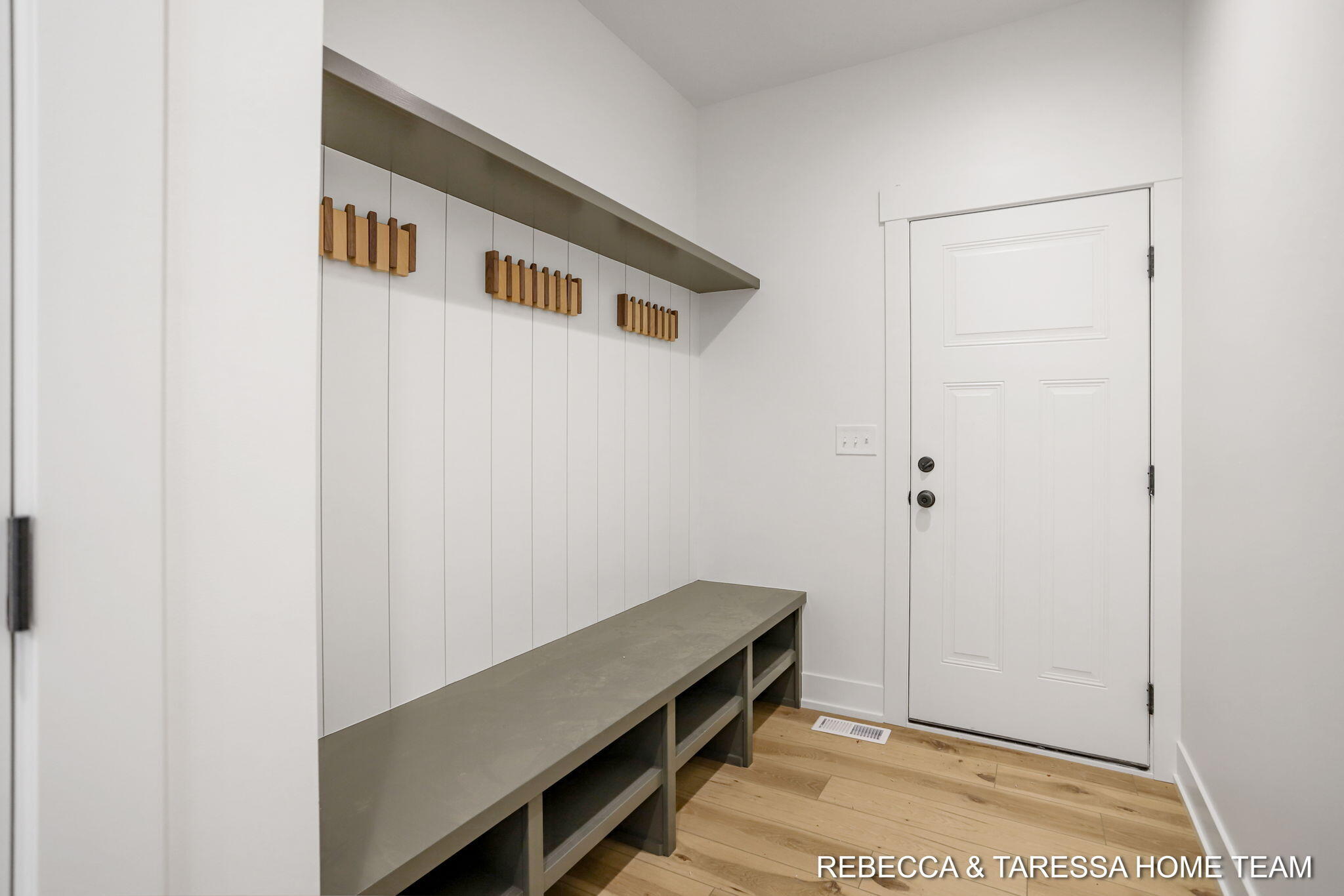 412 Sabine Drive, 11