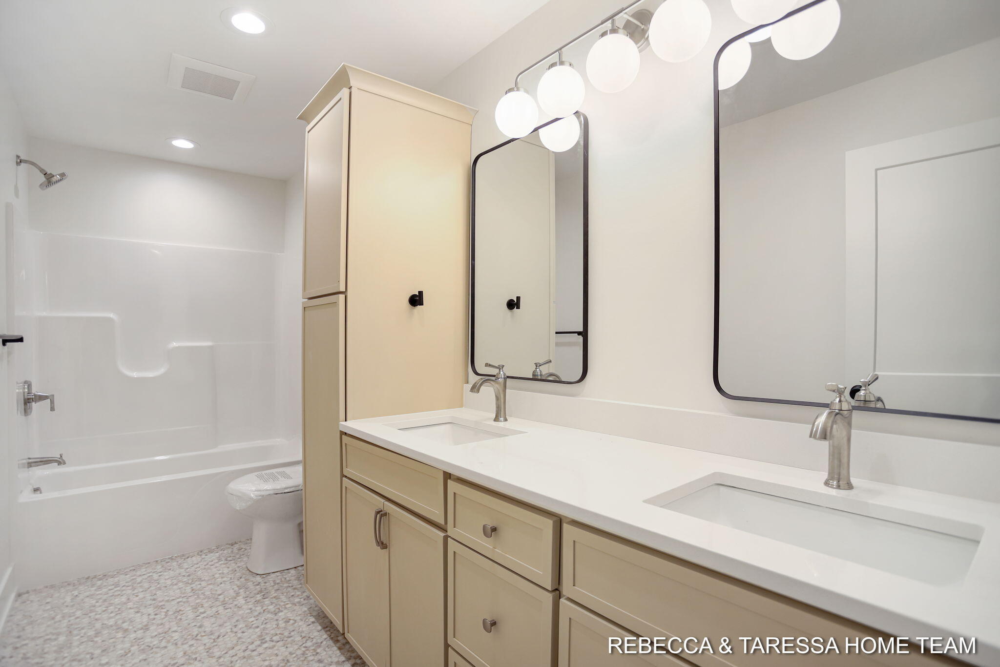 412 Sabine Drive, 11