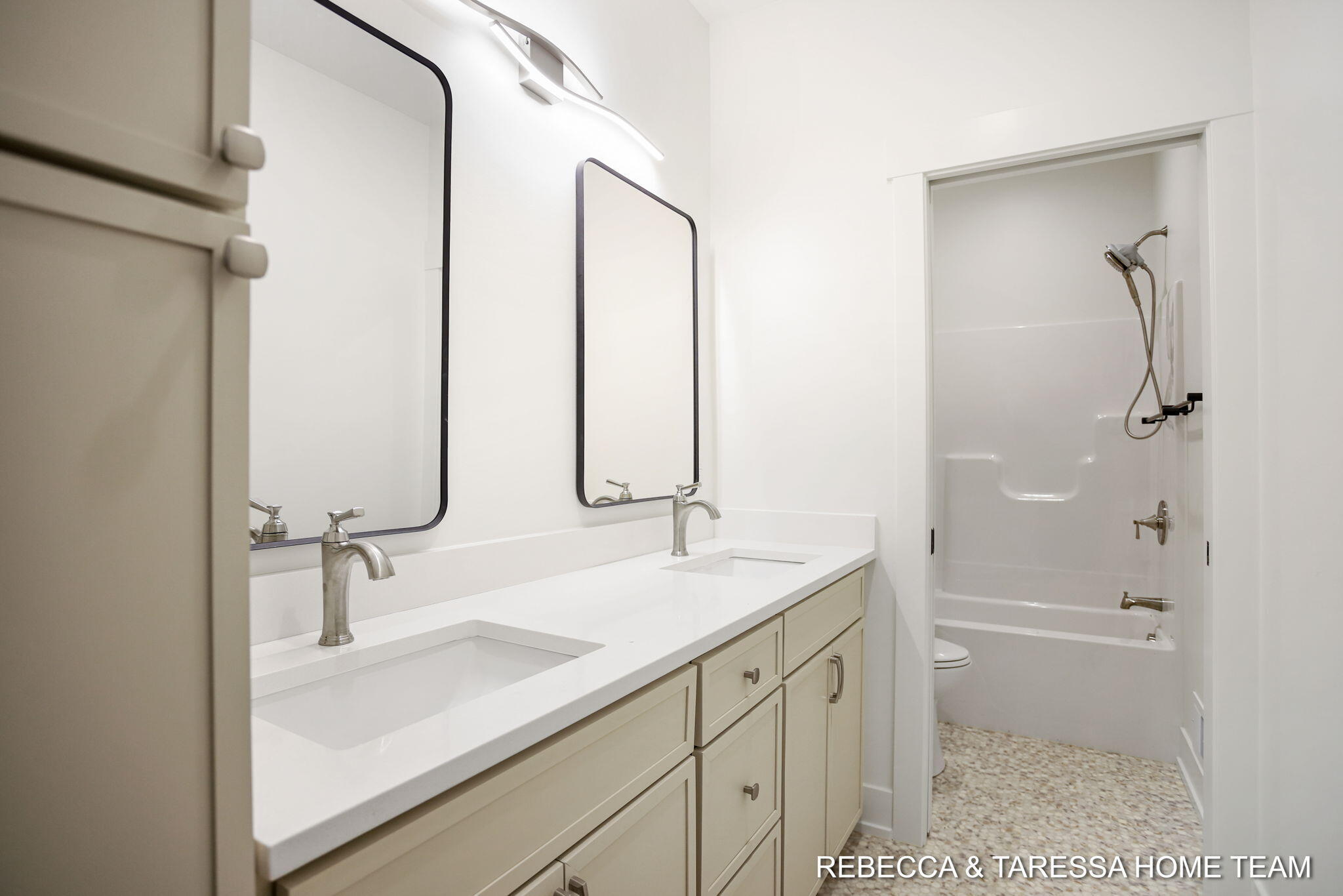 412 Sabine Drive, 11