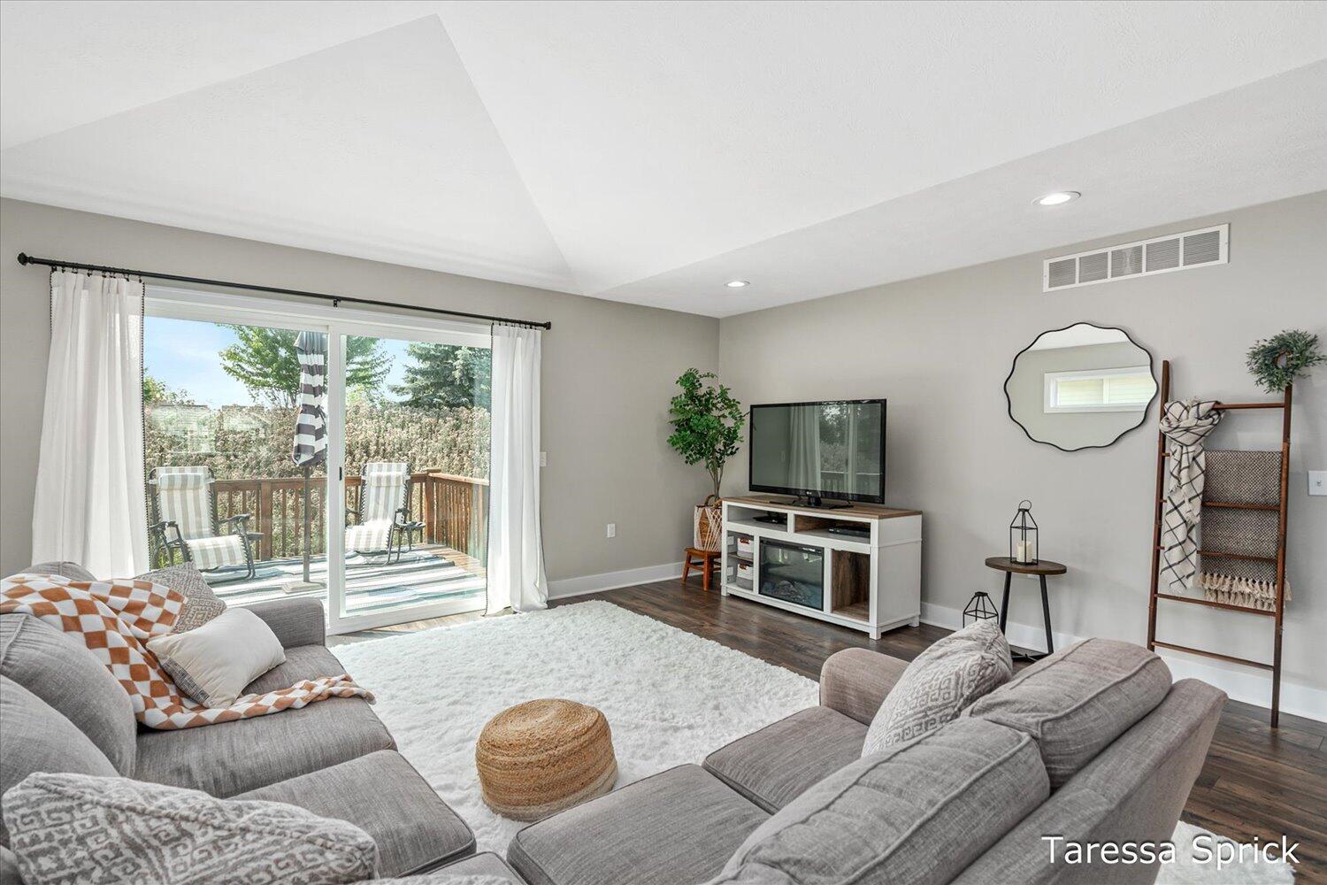 10086 Prairie Grass Court, #50